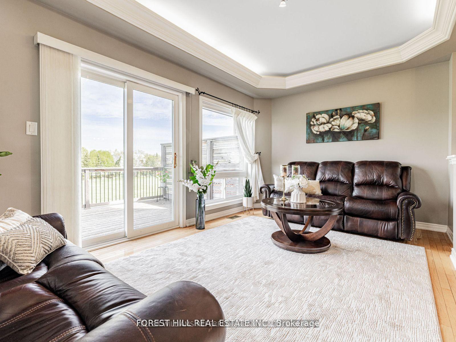 Photo 4 of 614 Mcbean Avenue N, Newmarket, Stonehaven-Wyndham — HOMEH
