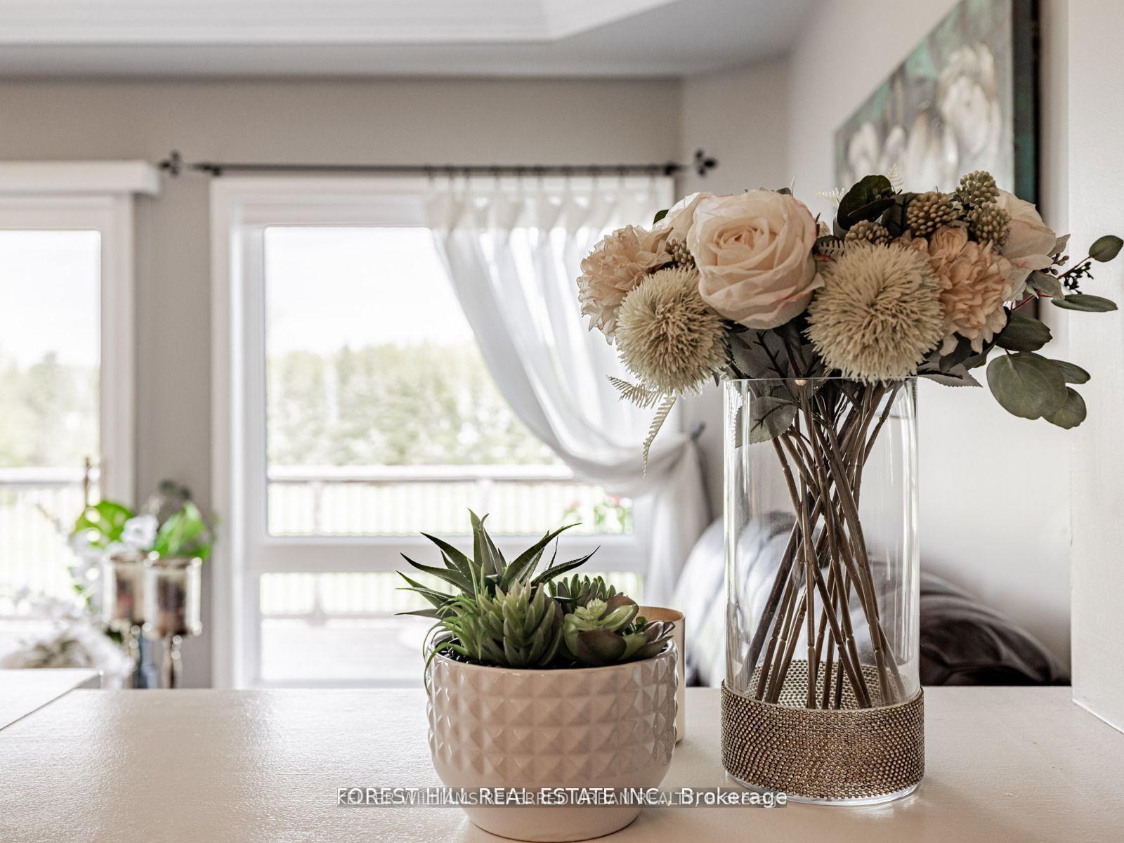 Photo 8 of 614 Mcbean Avenue N, Newmarket, Stonehaven-Wyndham — HOMEH