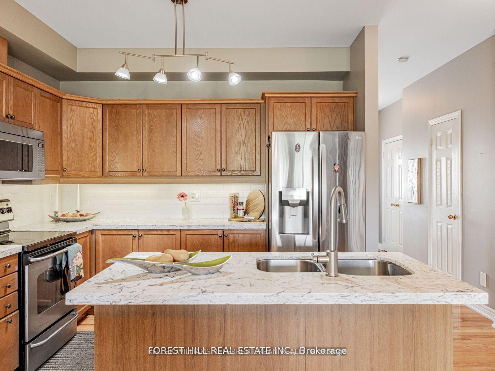 Photo 16 of 614 Mcbean Avenue N, Newmarket, Stonehaven-Wyndham — HOMEH