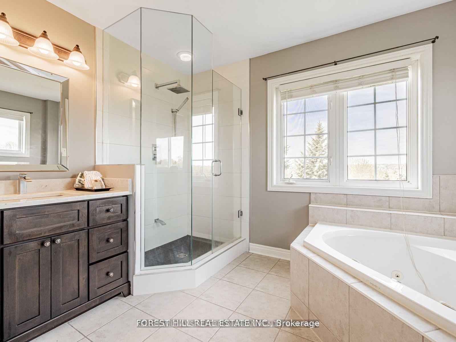 Photo 23 of 614 Mcbean Avenue N, Newmarket, Stonehaven-Wyndham — HOMEH
