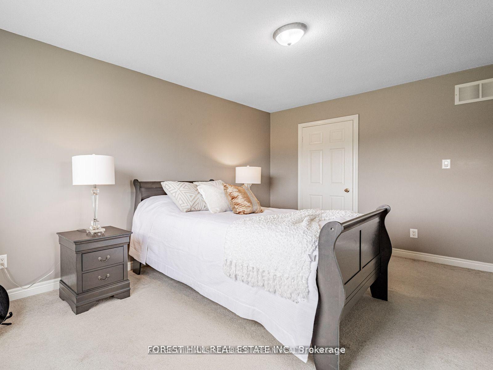 Photo 25 of 614 Mcbean Avenue N, Newmarket, Stonehaven-Wyndham — HOMEH