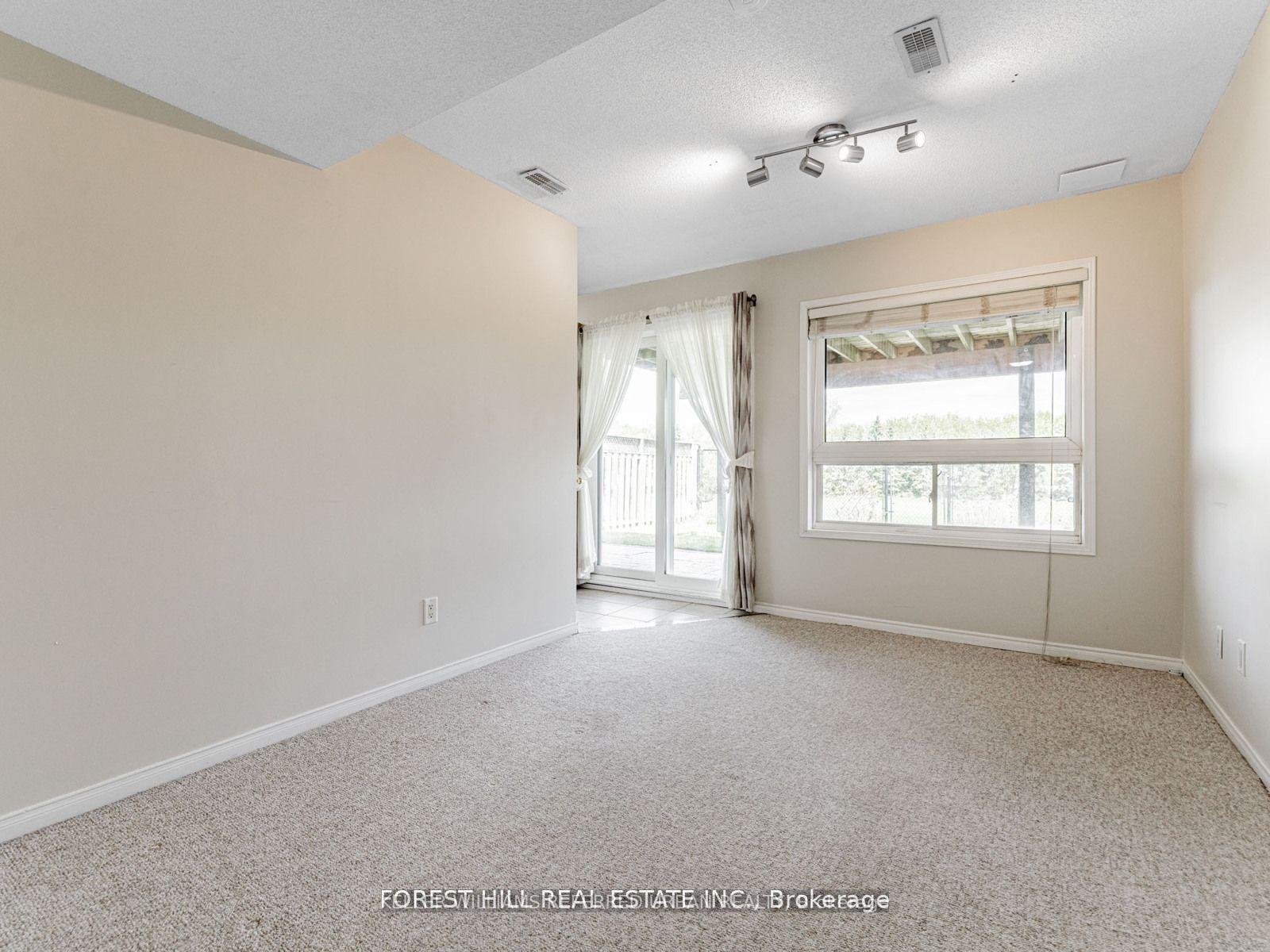 Photo 37 of 614 Mcbean Avenue N, Newmarket, Stonehaven-Wyndham — HOMEH