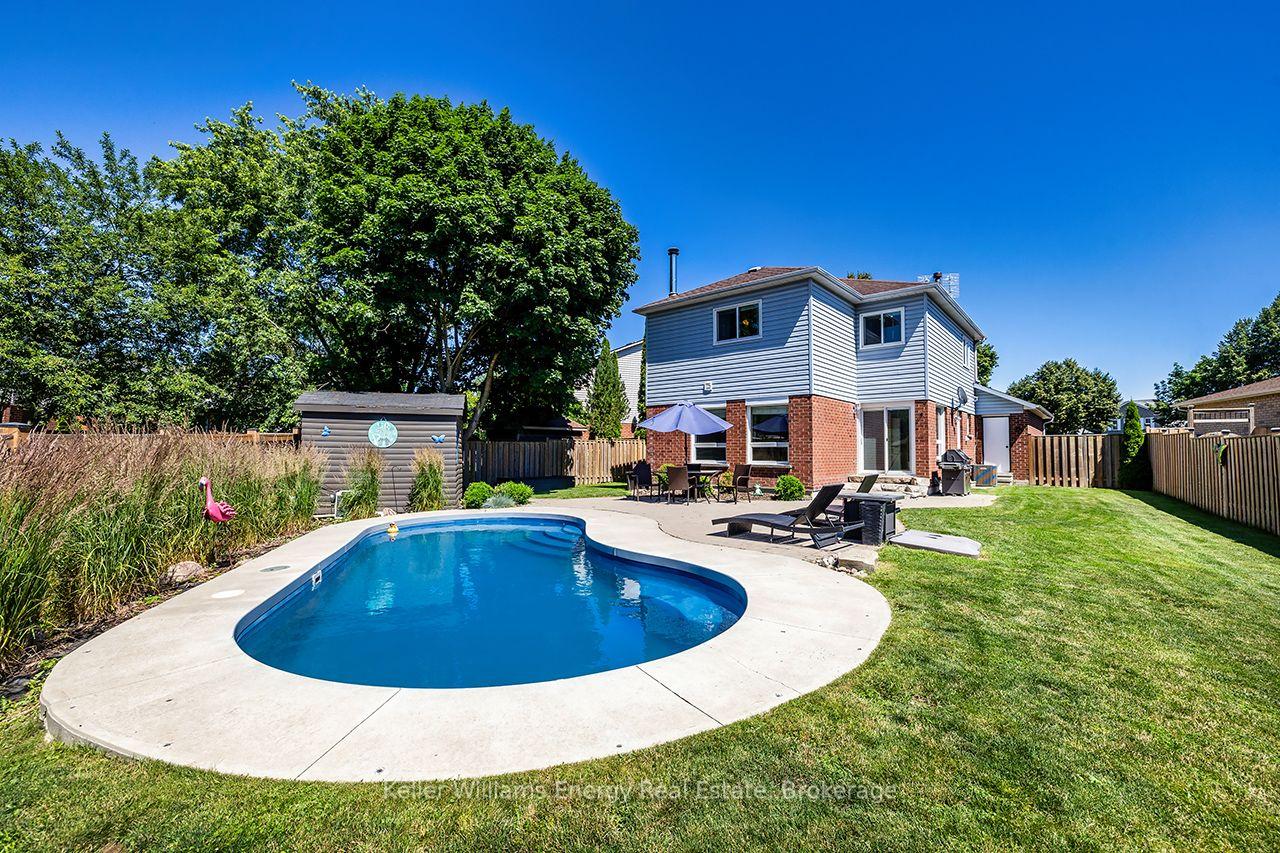 Photo 2 of 329 Challenger Court, Clarington, Newcastle — HOMEH