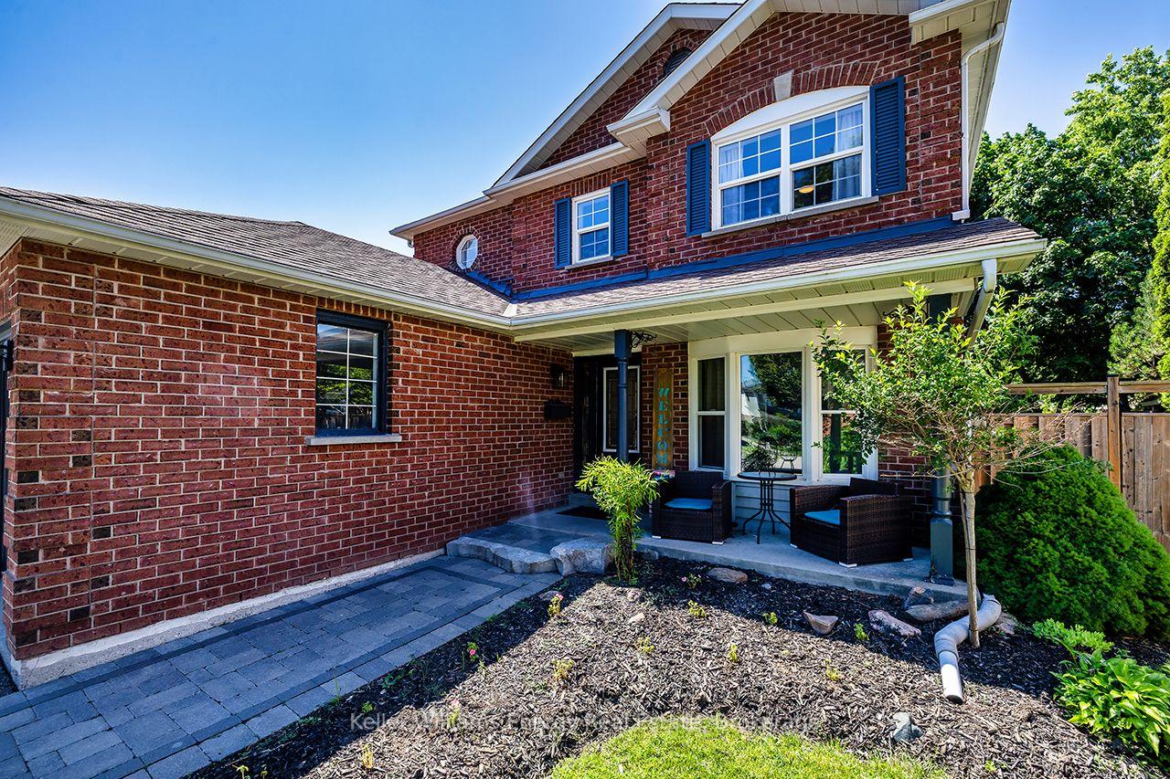 Photo 4 of 329 Challenger Court, Clarington, Newcastle — HOMEH