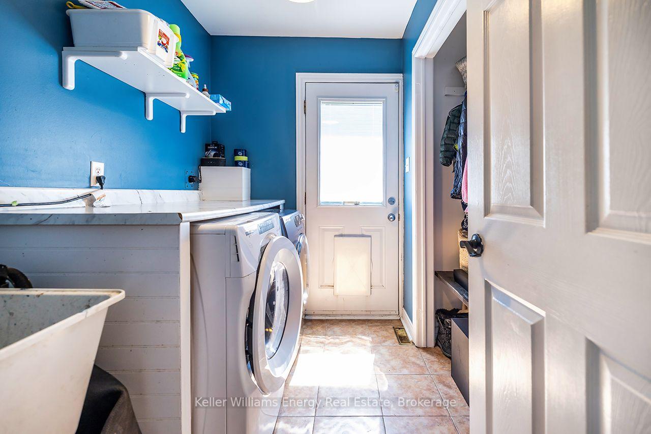 Photo 9 of 329 Challenger Court, Clarington, Newcastle — HOMEH
