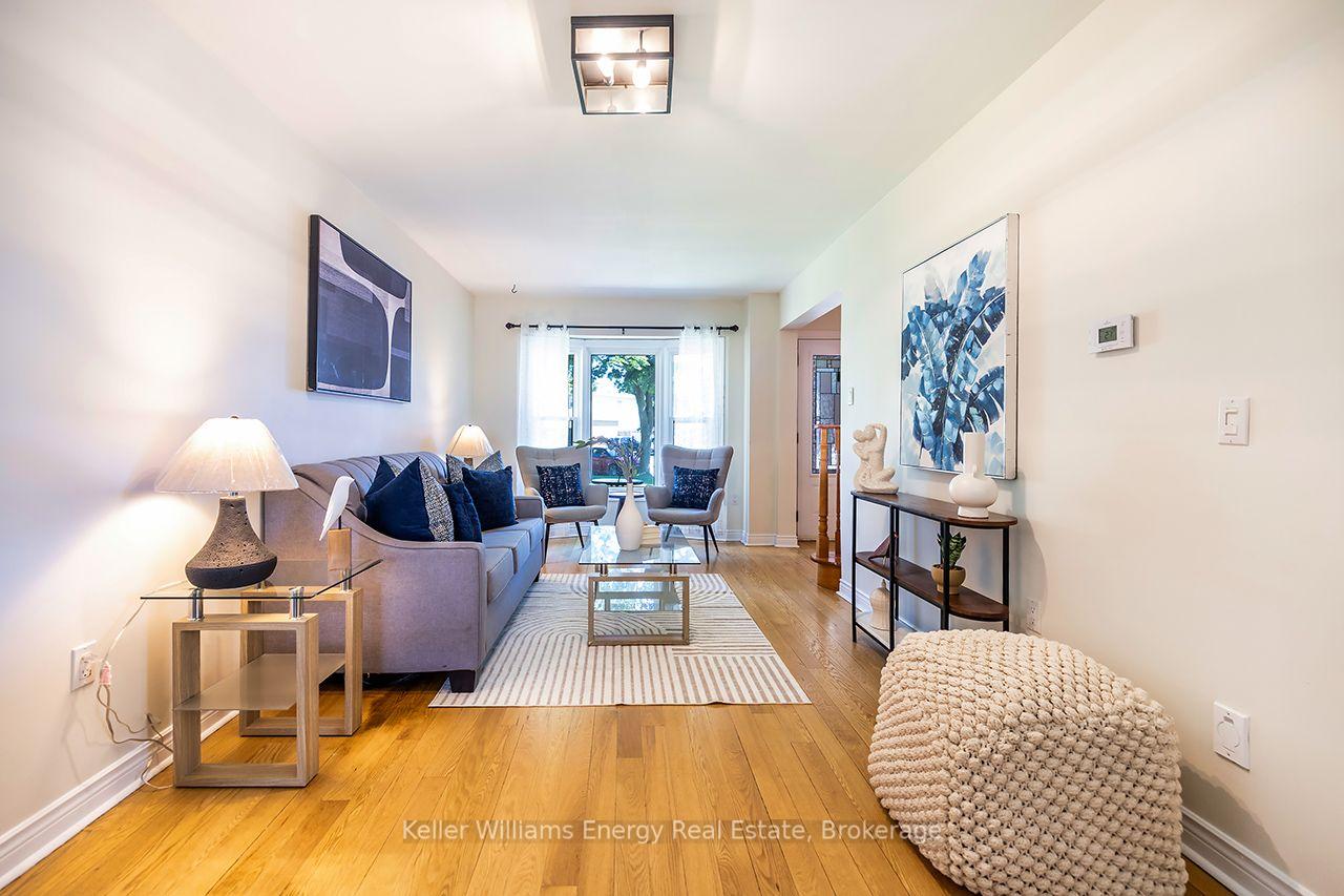 Photo 10 of 329 Challenger Court, Clarington, Newcastle — HOMEH