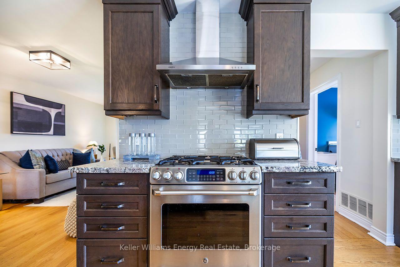 Photo 17 of 329 Challenger Court, Clarington, Newcastle — HOMEH