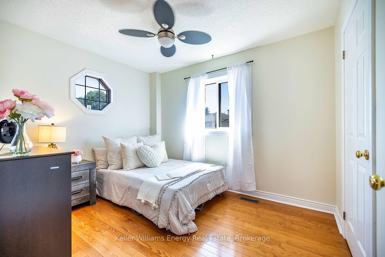 Photo 31 of 329 Challenger Court, Clarington, Newcastle — HOMEH