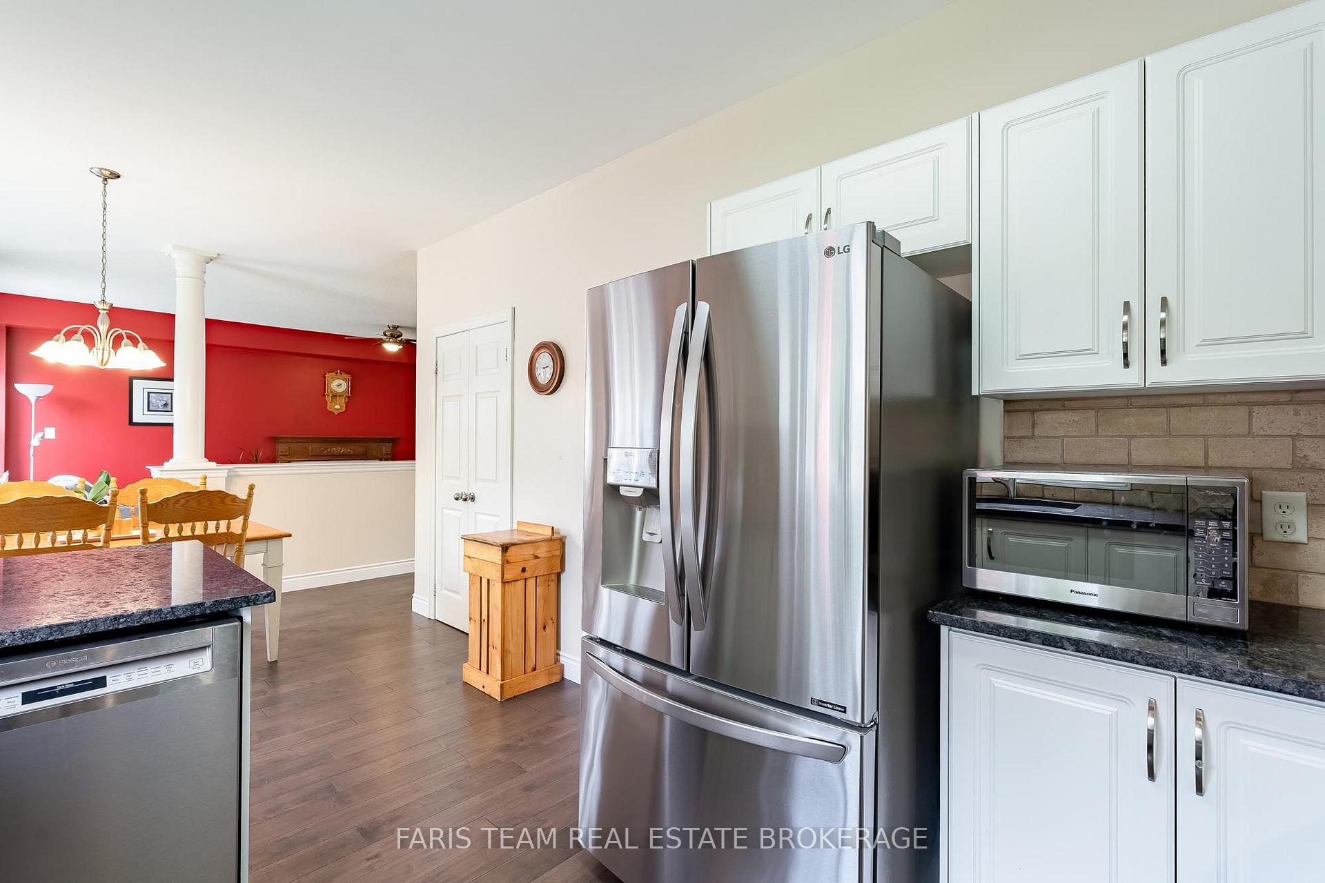 Photo 9 of 114 Ruffet Drive, Barrie, Edgehill Drive — HOMEH