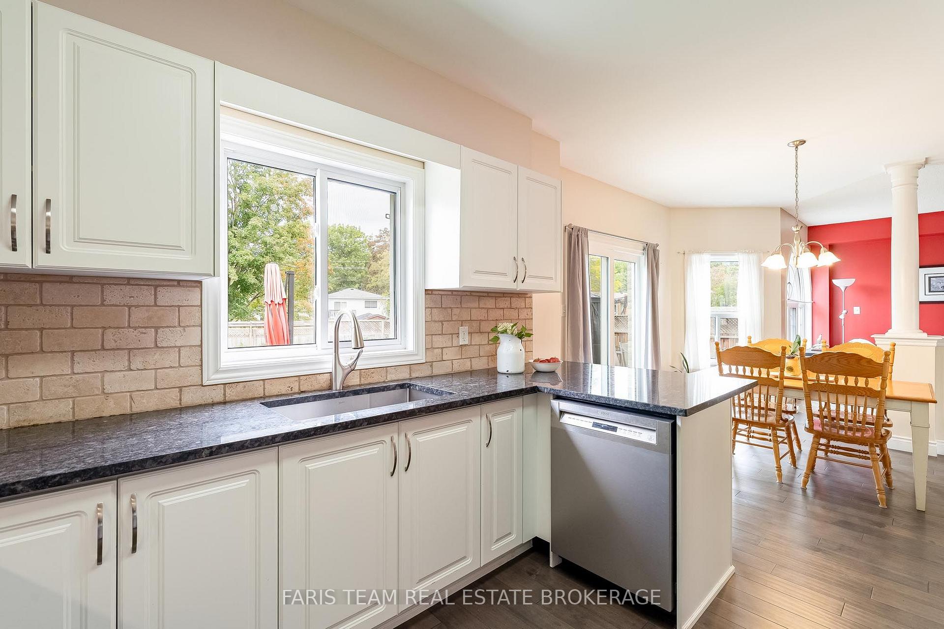 Photo 10 of 114 Ruffet Drive, Barrie, Edgehill Drive — HOMEH