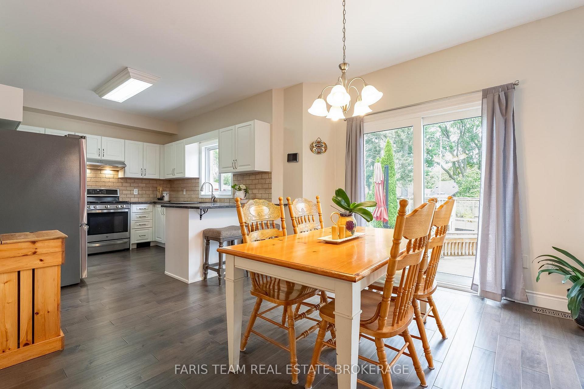 Photo 11 of 114 Ruffet Drive, Barrie, Edgehill Drive — HOMEH