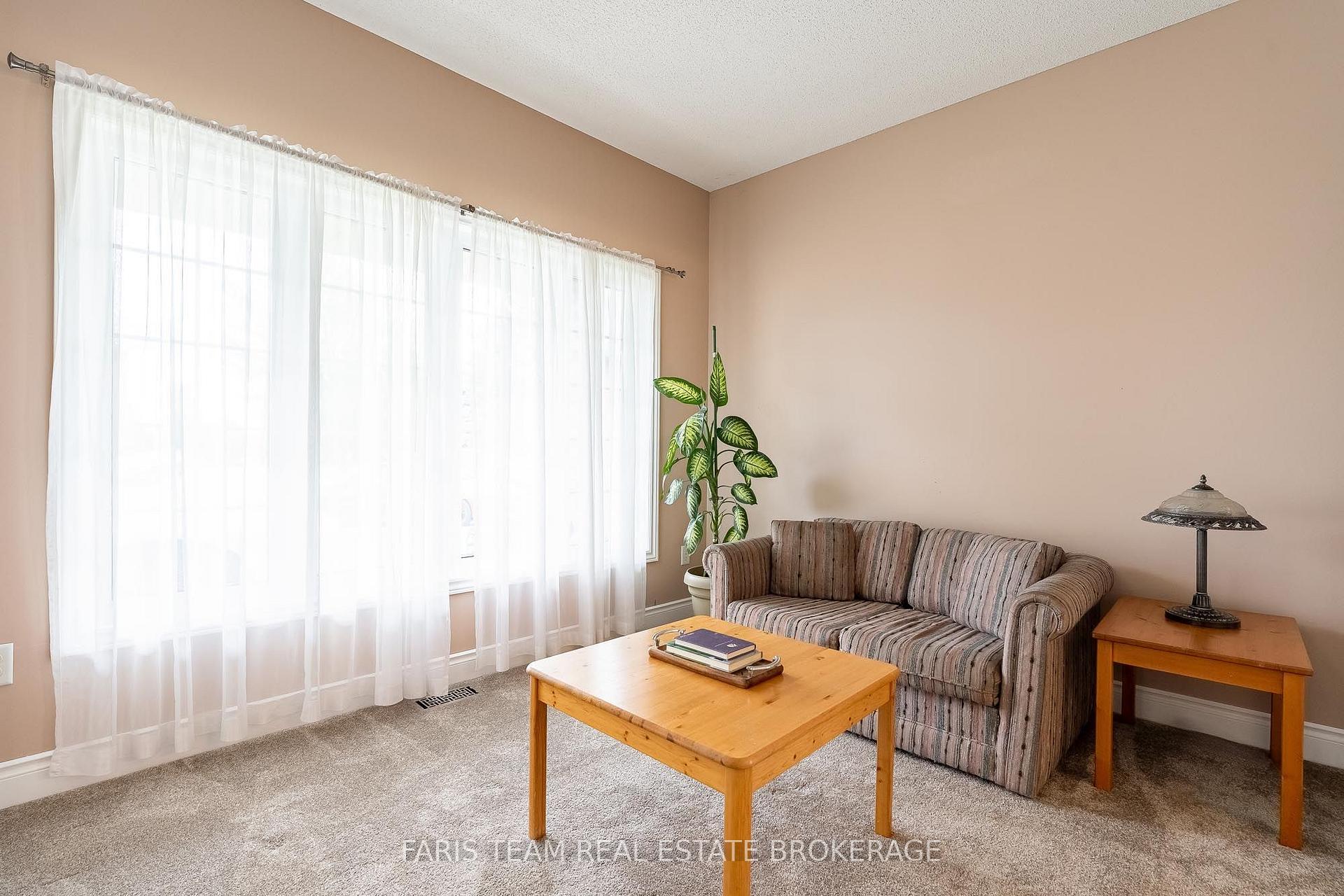 Photo 18 of 114 Ruffet Drive, Barrie, Edgehill Drive — HOMEH