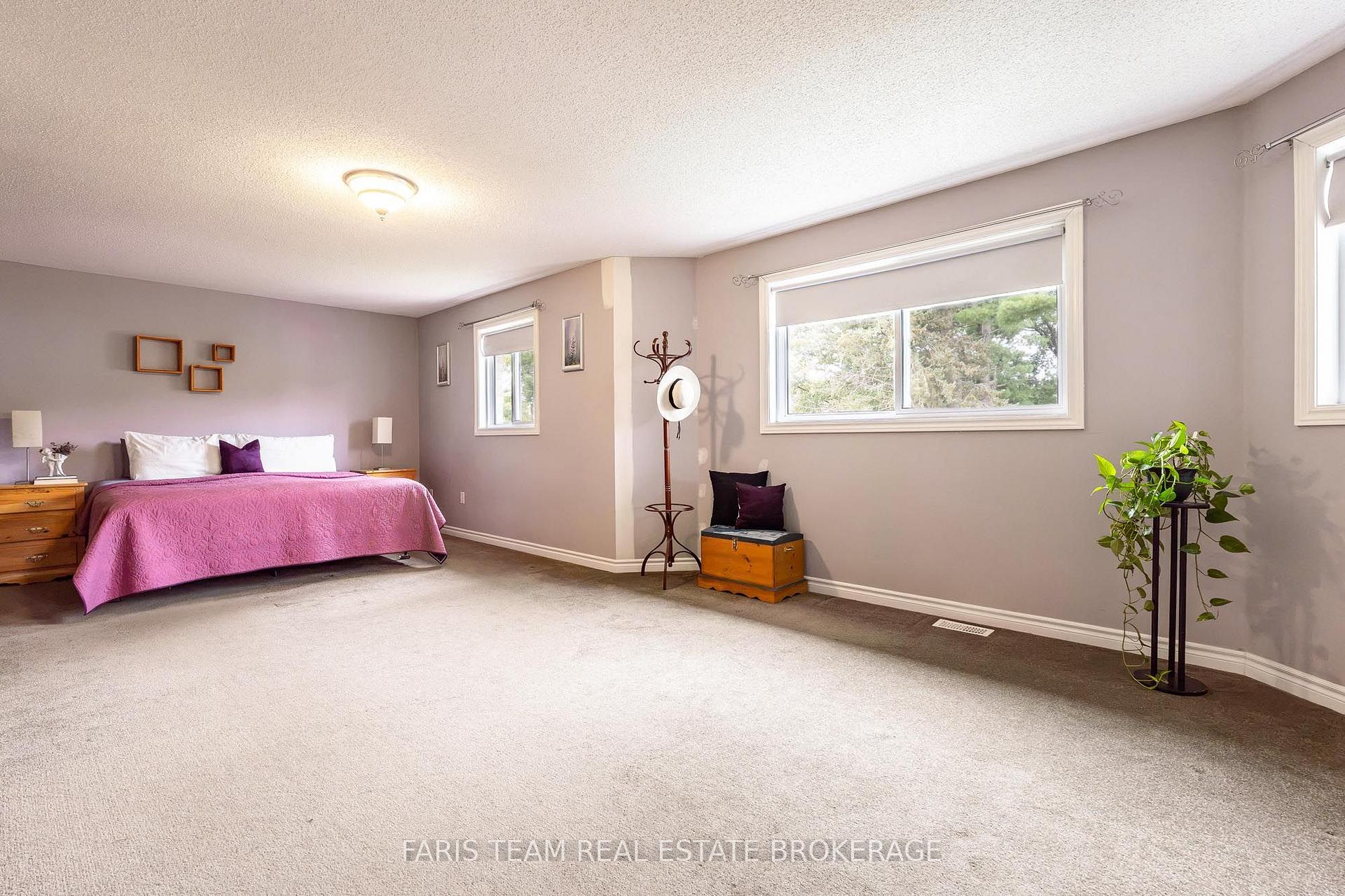 Photo 21 of 114 Ruffet Drive, Barrie, Edgehill Drive — HOMEH