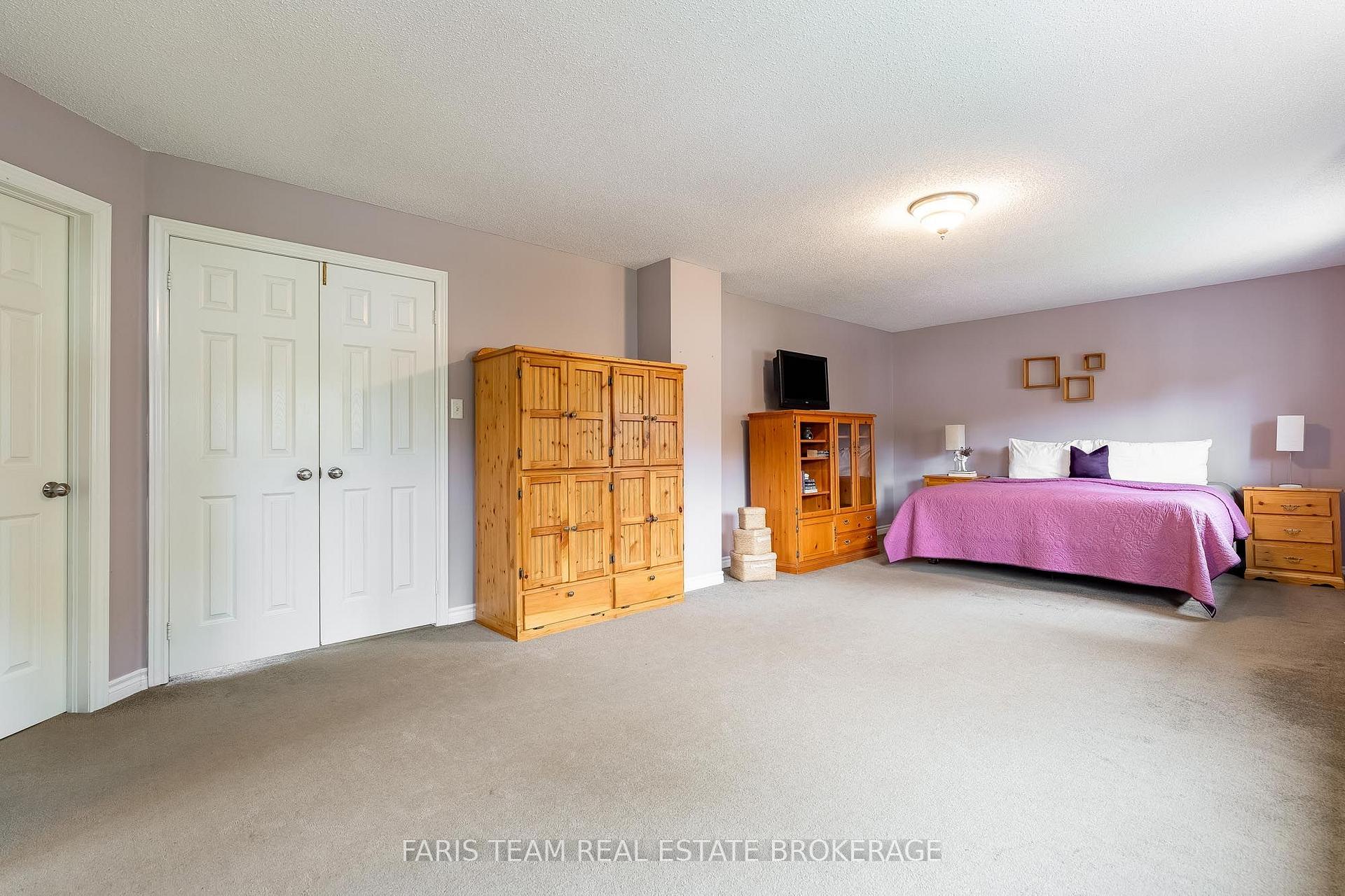 Photo 22 of 114 Ruffet Drive, Barrie, Edgehill Drive — HOMEH