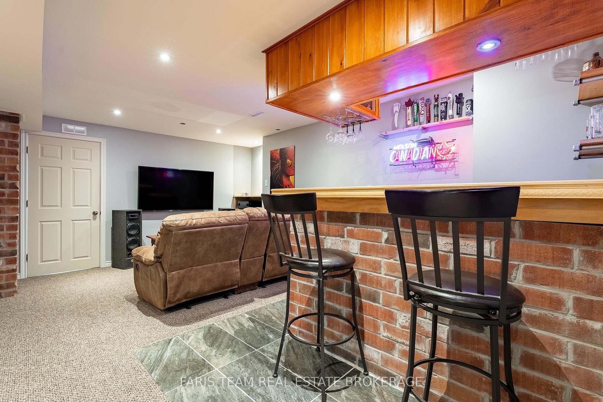 Photo 29 of 114 Ruffet Drive, Barrie, Edgehill Drive — HOMEH
