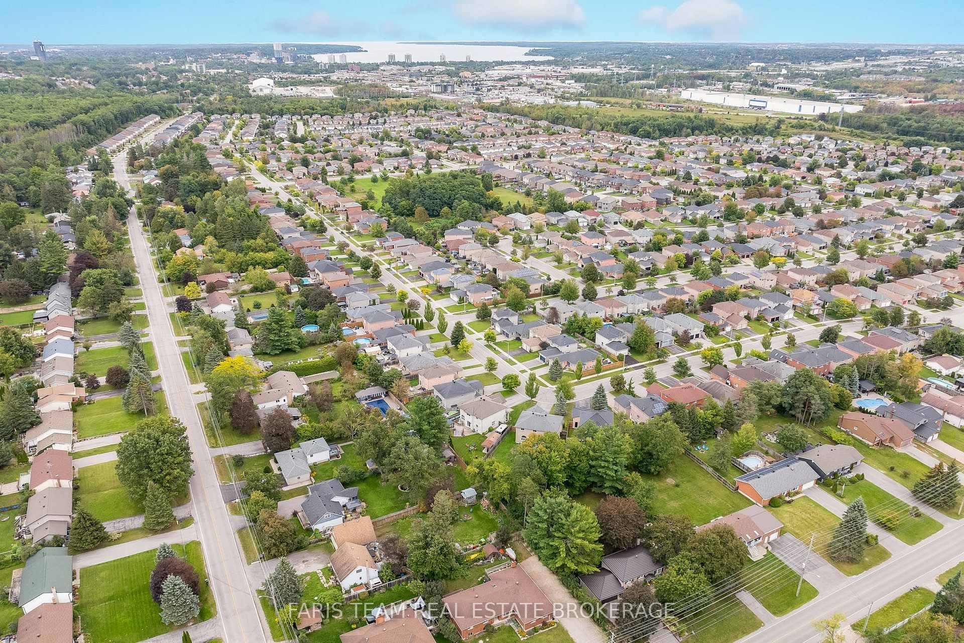 Photo 39 of 114 Ruffet Drive, Barrie, Edgehill Drive — HOMEH