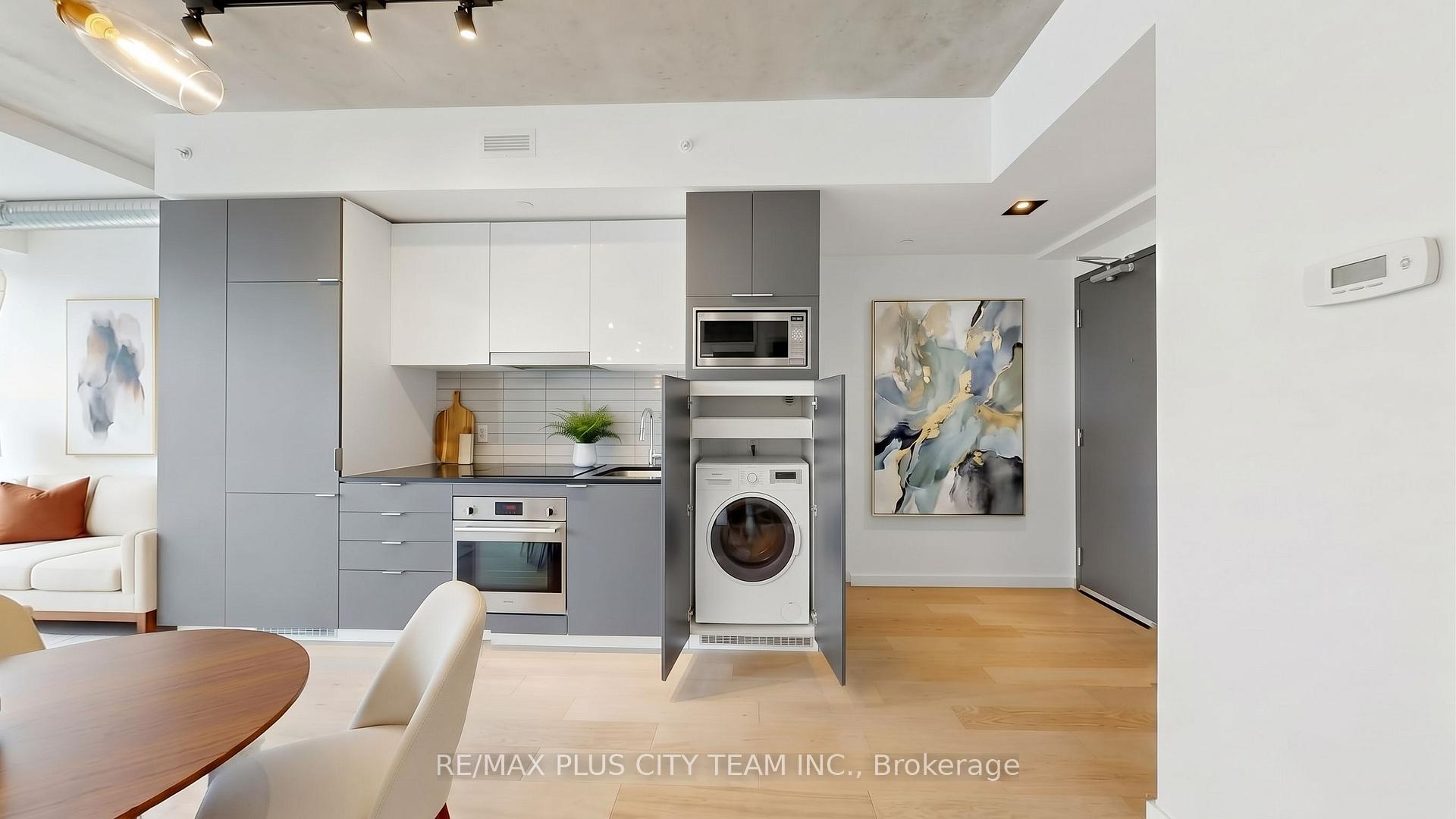 Photo 8 of Unit 301, 170 Bayview Avenue, Toronto, Moss Park — HOMEH