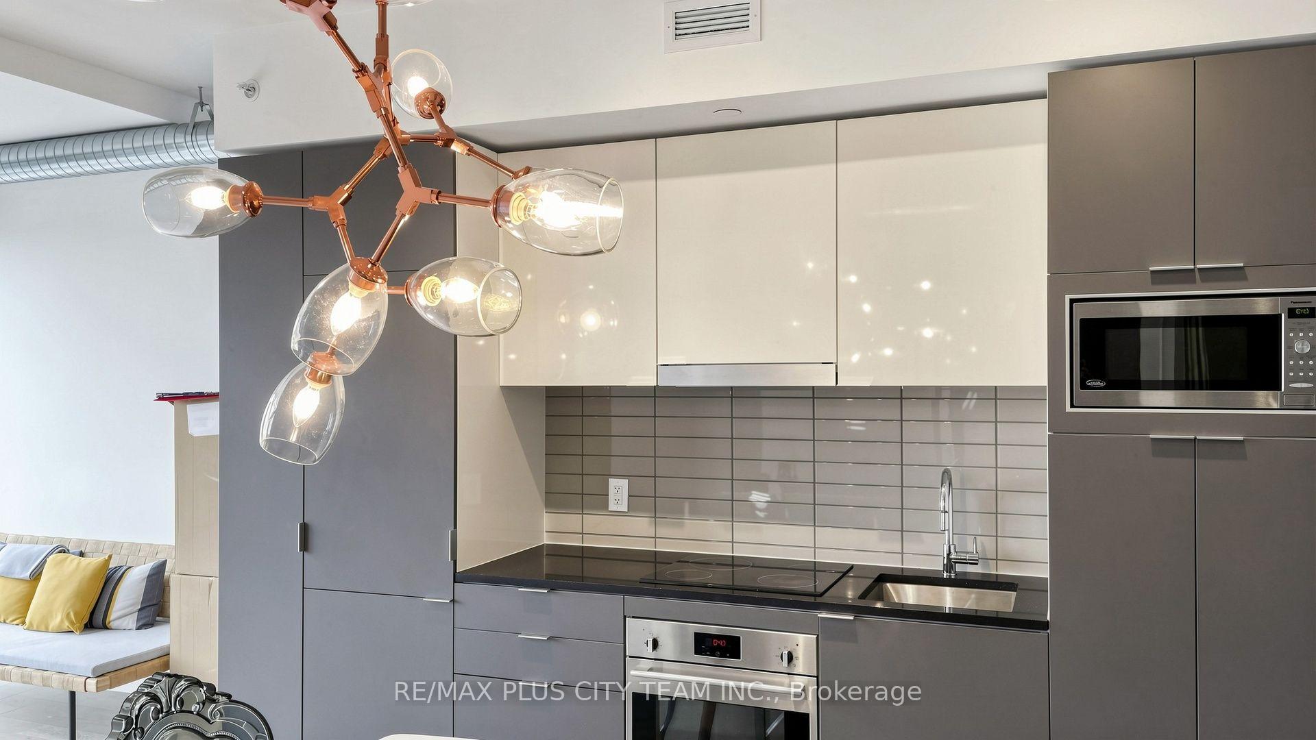 Photo 9 of Unit 301, 170 Bayview Avenue, Toronto, Moss Park — HOMEH