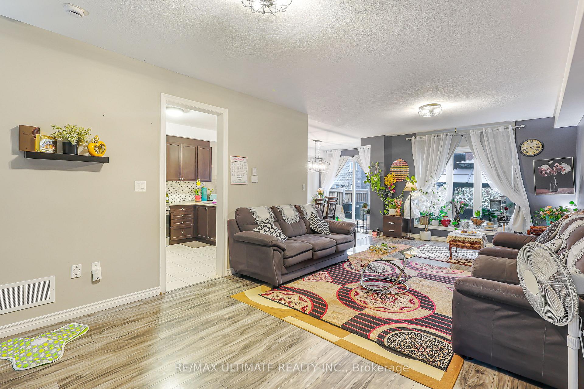 Photo 7 of Unit Upper, 42 Walker Boulevard, New Tecumseth, Alliston — HOMEH