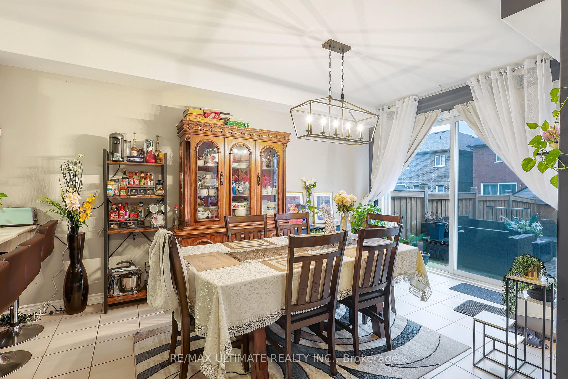 Photo 11 of Unit Upper, 42 Walker Boulevard, New Tecumseth, Alliston — HOMEH