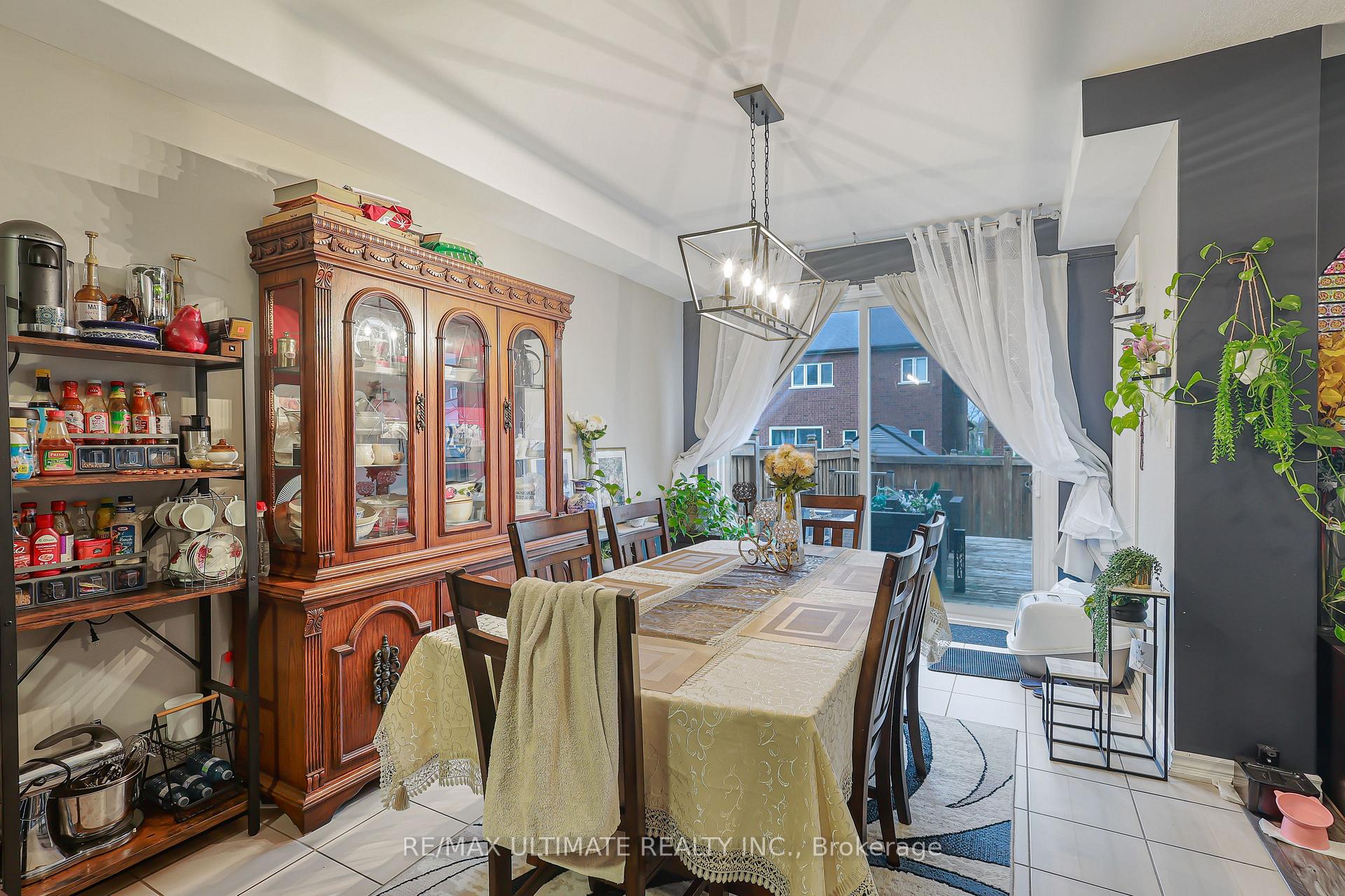 Photo 12 of Unit Upper, 42 Walker Boulevard, New Tecumseth, Alliston — HOMEH