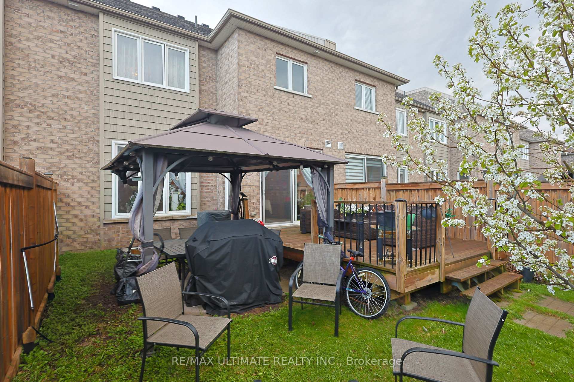 Photo 31 of Unit Upper, 42 Walker Boulevard, New Tecumseth, Alliston — HOMEH