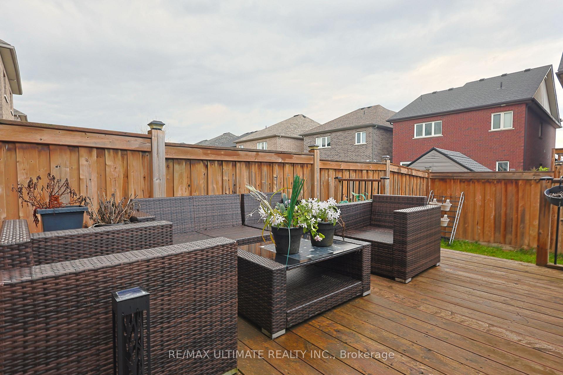 Photo 32 of Unit Upper, 42 Walker Boulevard, New Tecumseth, Alliston — HOMEH