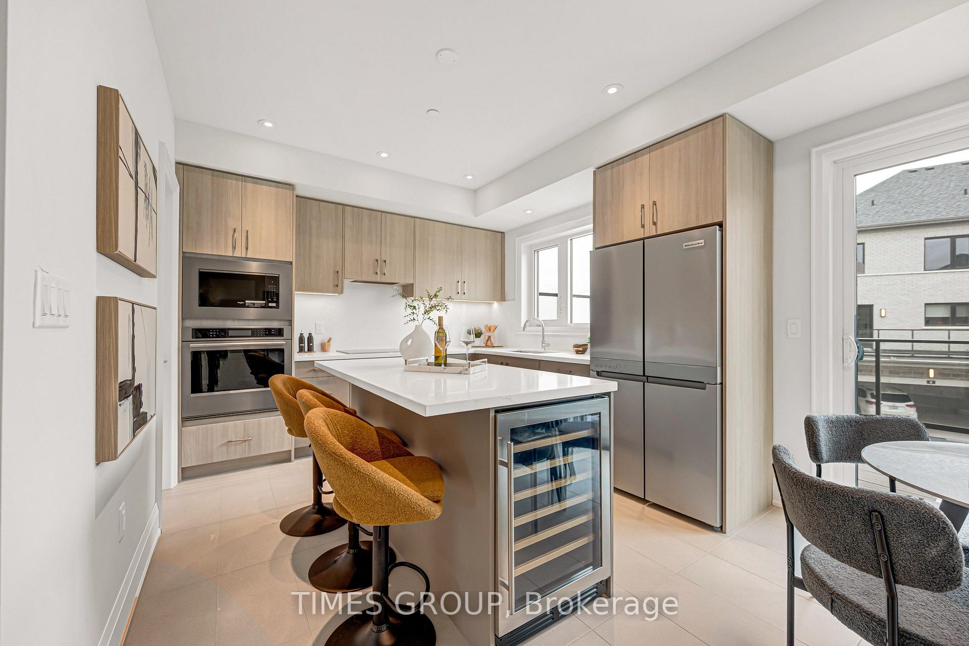 Photo 6 of 126 Grimsby Lane, Richmond Hill, Rural Richmond Hill — HOMEH