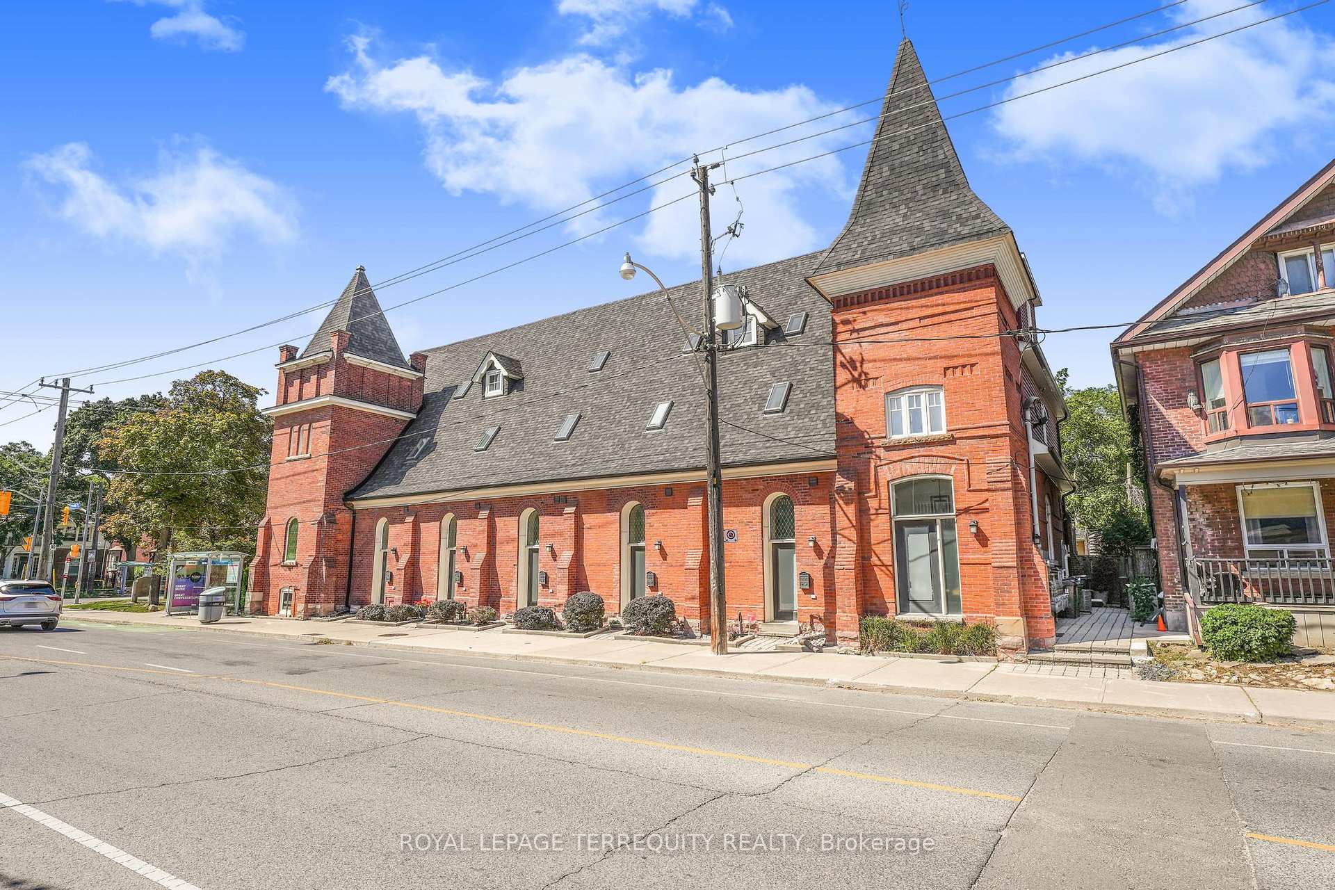 Photo 4 of Unit #2, 200 Annette Street, Toronto, Junction Area — HOMEH