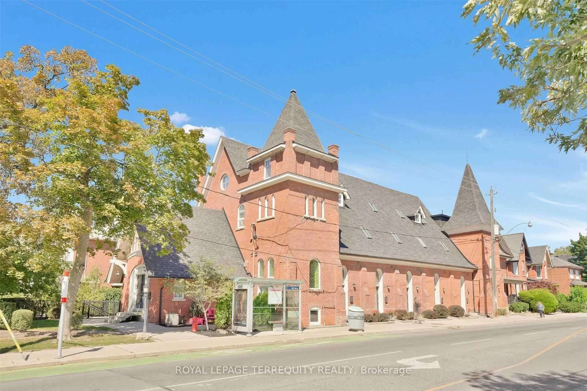 Photo 5 of Unit #2, 200 Annette Street, Toronto, Junction Area — HOMEH