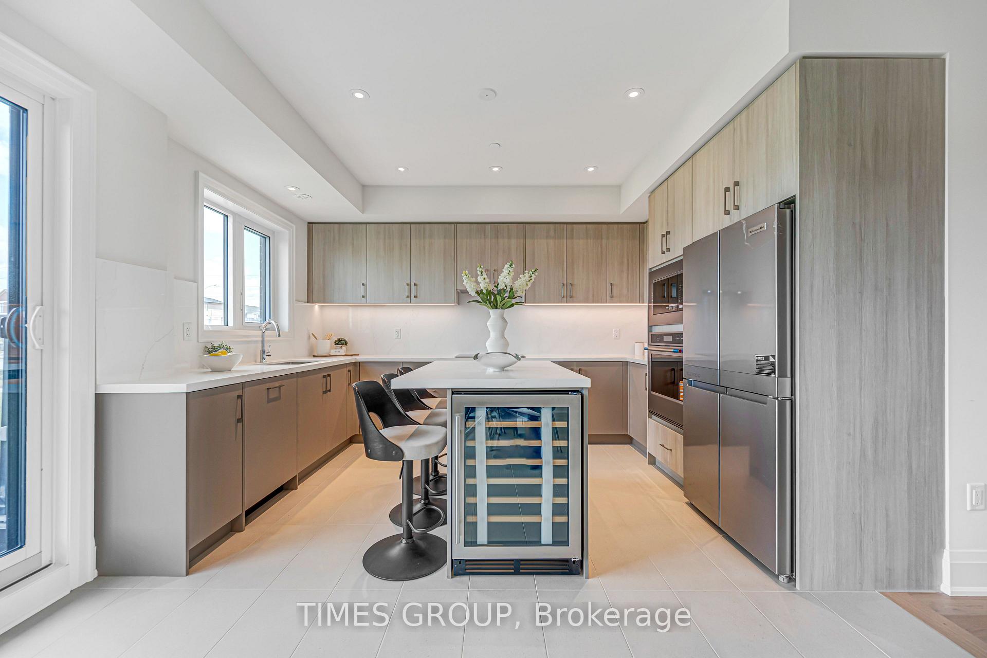 Photo 13 of 52 Grimsby Lane, Richmond Hill, Rural Richmond Hill — HOMEH