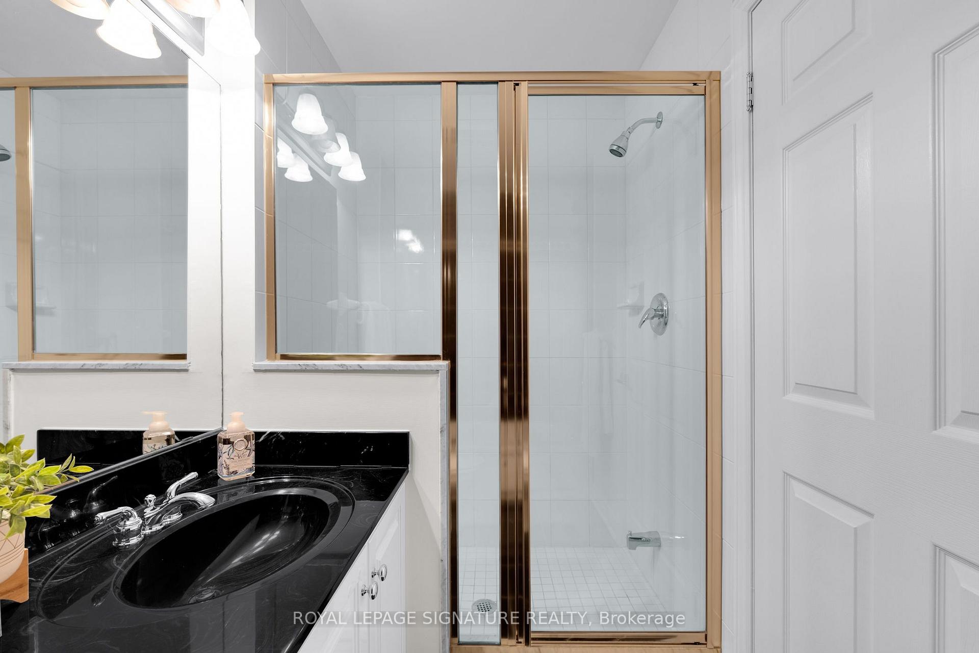 Photo 16 of 104 Pleasant Boulevard, Toronto, Rosedale-Moore Park — HOMEH