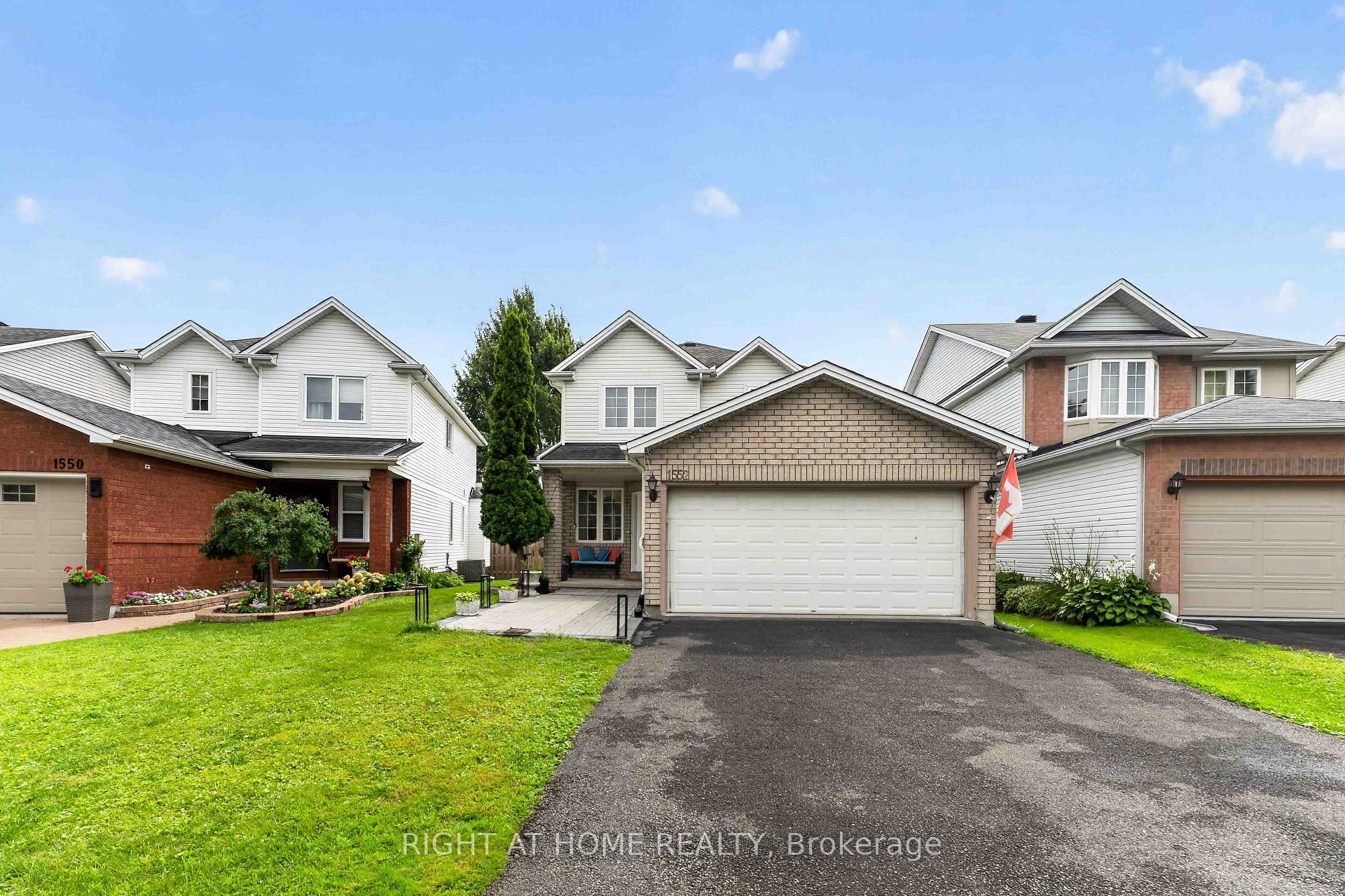 Photo 2 of 1552 Stojko Street, Ottawa, Fallingbrook/Pineridge — HOMEH