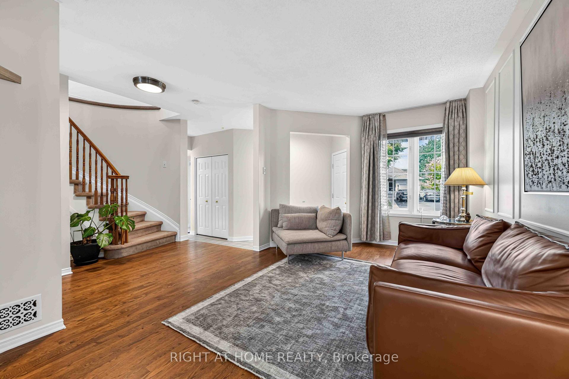 Photo 7 of 1552 Stojko Street, Ottawa, Fallingbrook/Pineridge — HOMEH