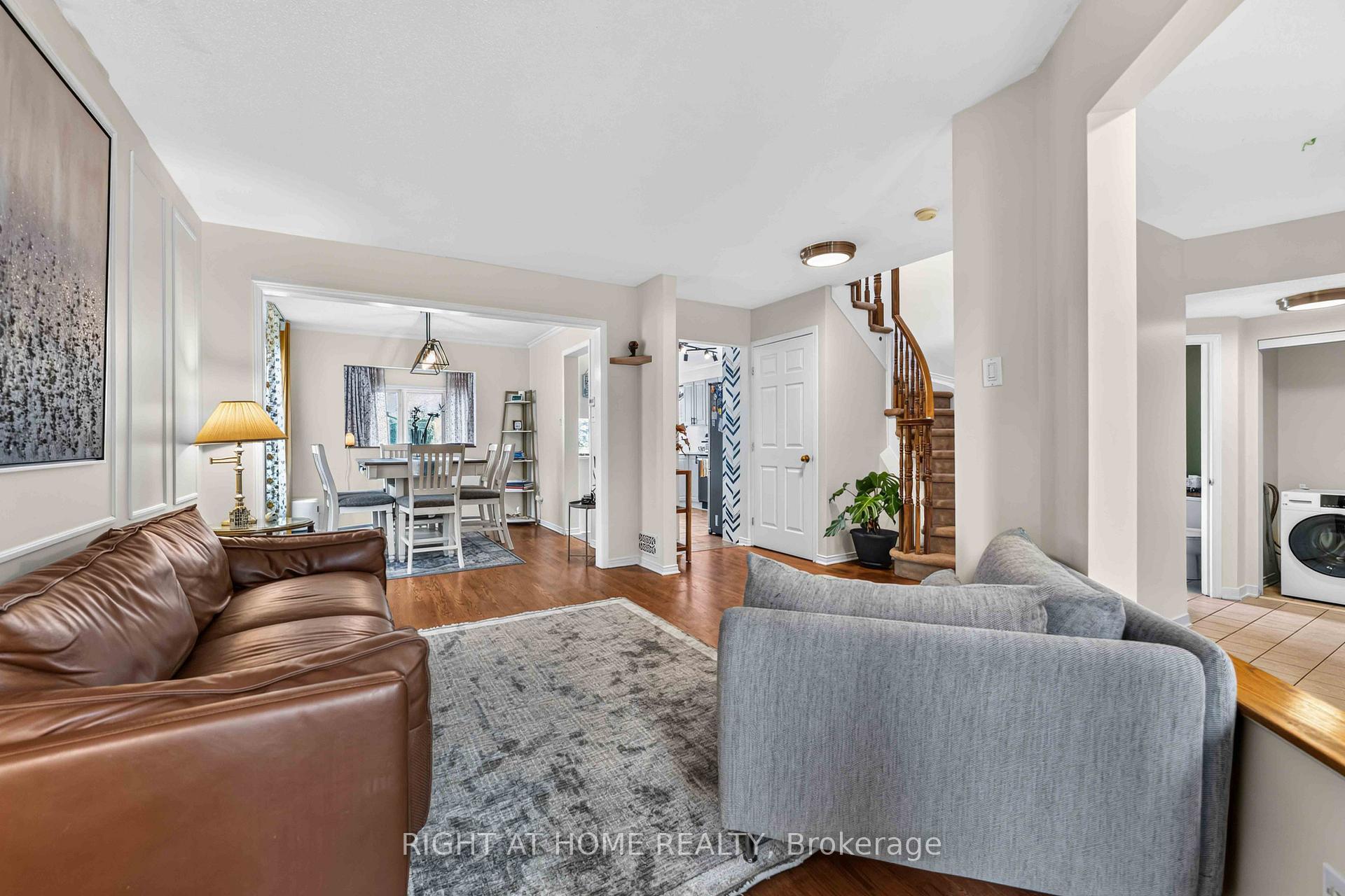 Photo 9 of 1552 Stojko Street, Ottawa, Fallingbrook/Pineridge — HOMEH