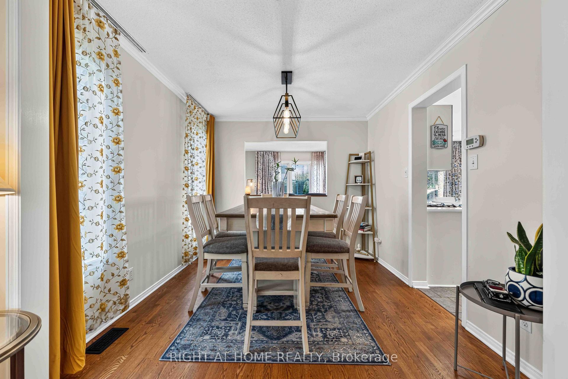 Photo 10 of 1552 Stojko Street, Ottawa, Fallingbrook/Pineridge — HOMEH