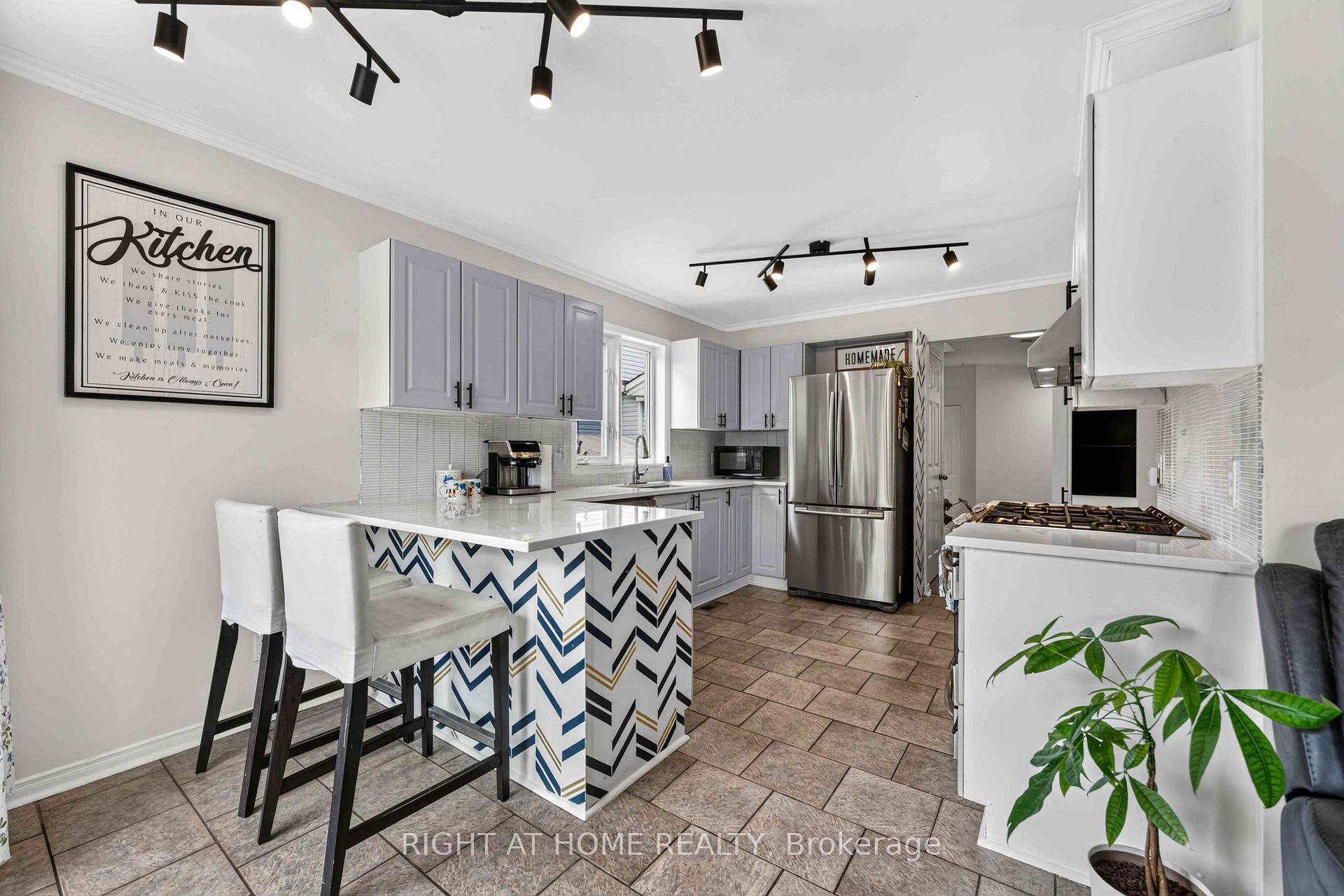 Photo 16 of 1552 Stojko Street, Ottawa, Fallingbrook/Pineridge — HOMEH