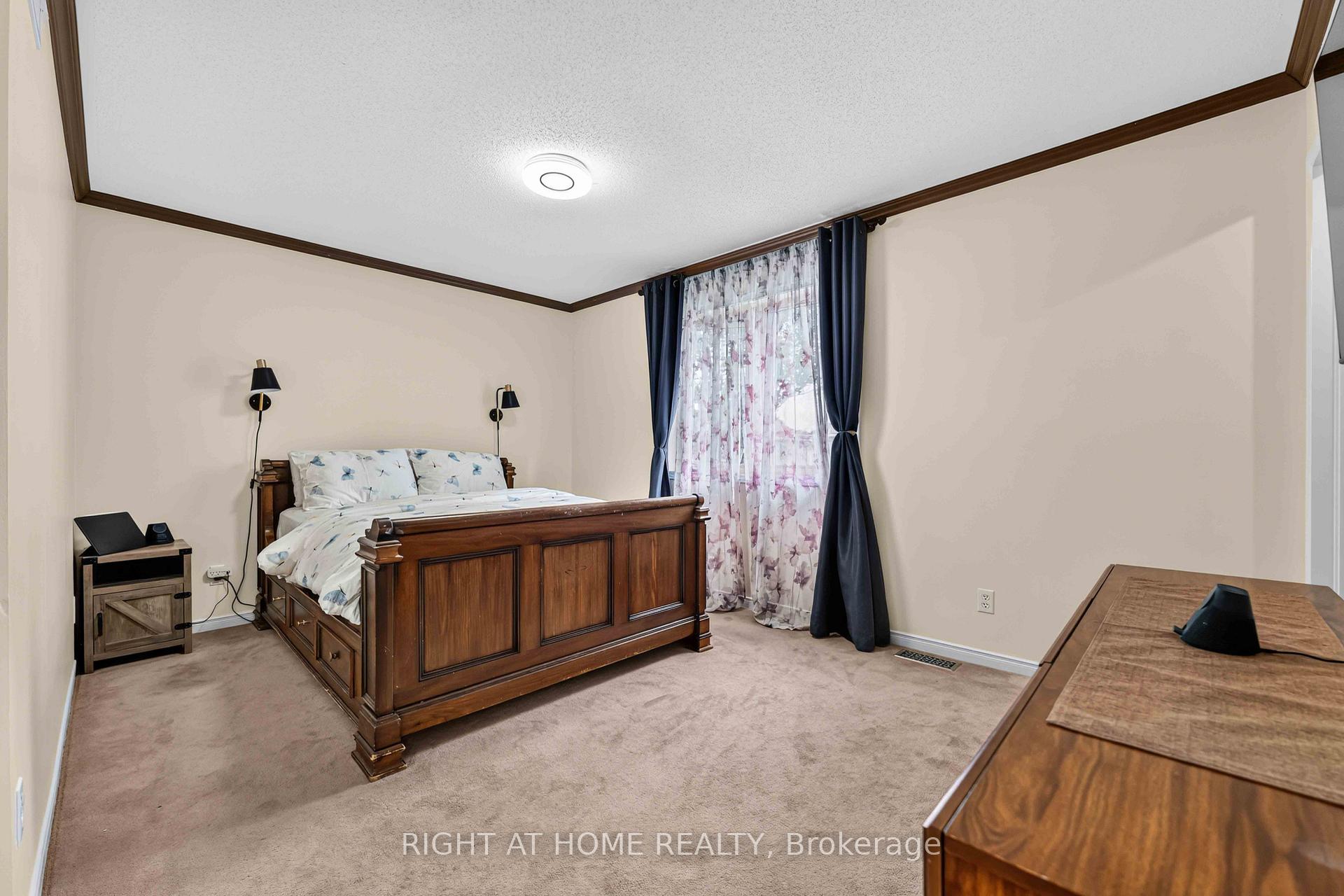 Photo 23 of 1552 Stojko Street, Ottawa, Fallingbrook/Pineridge — HOMEH