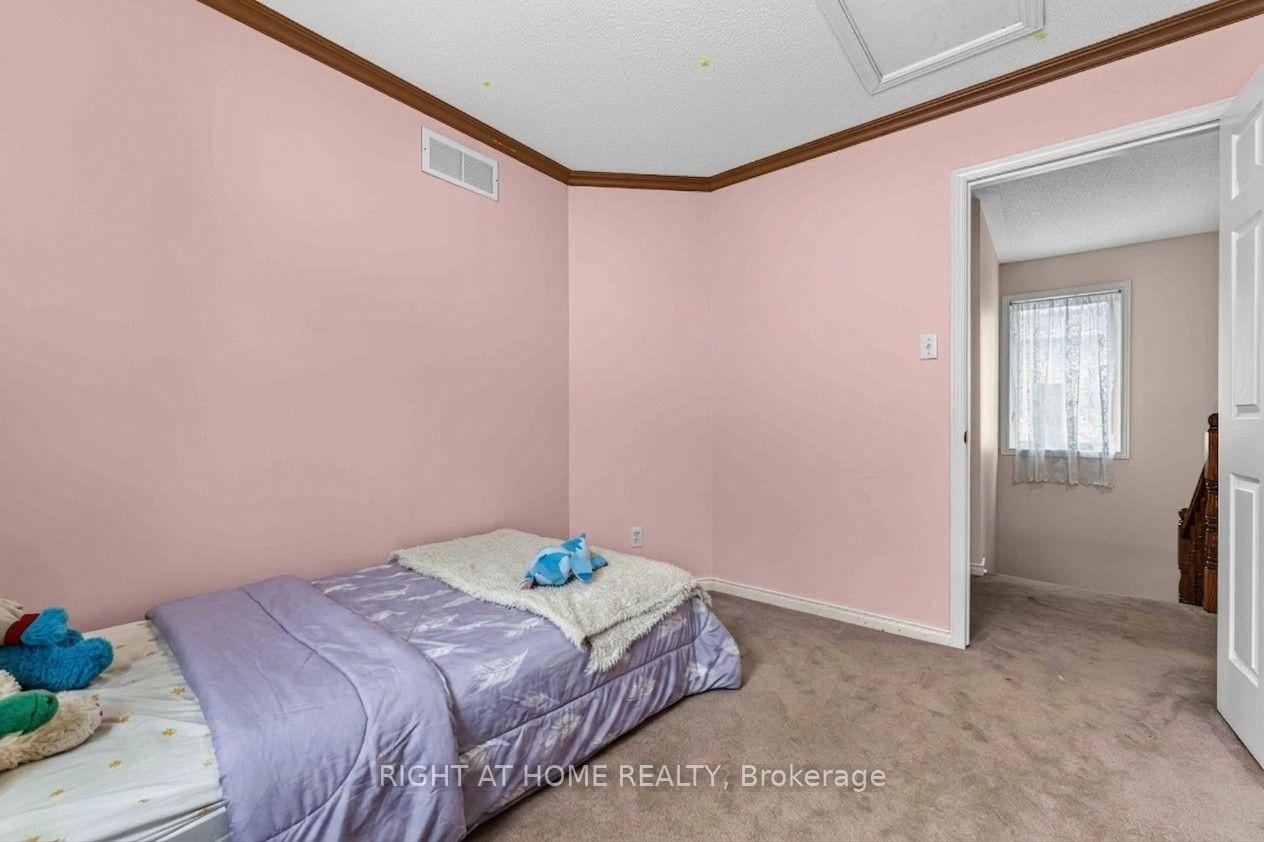 Photo 31 of 1552 Stojko Street, Ottawa, Fallingbrook/Pineridge — HOMEH