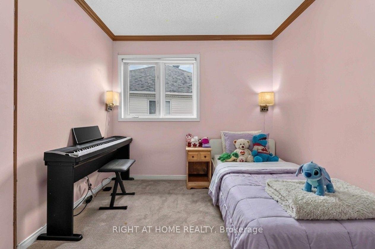 Photo 32 of 1552 Stojko Street, Ottawa, Fallingbrook/Pineridge — HOMEH