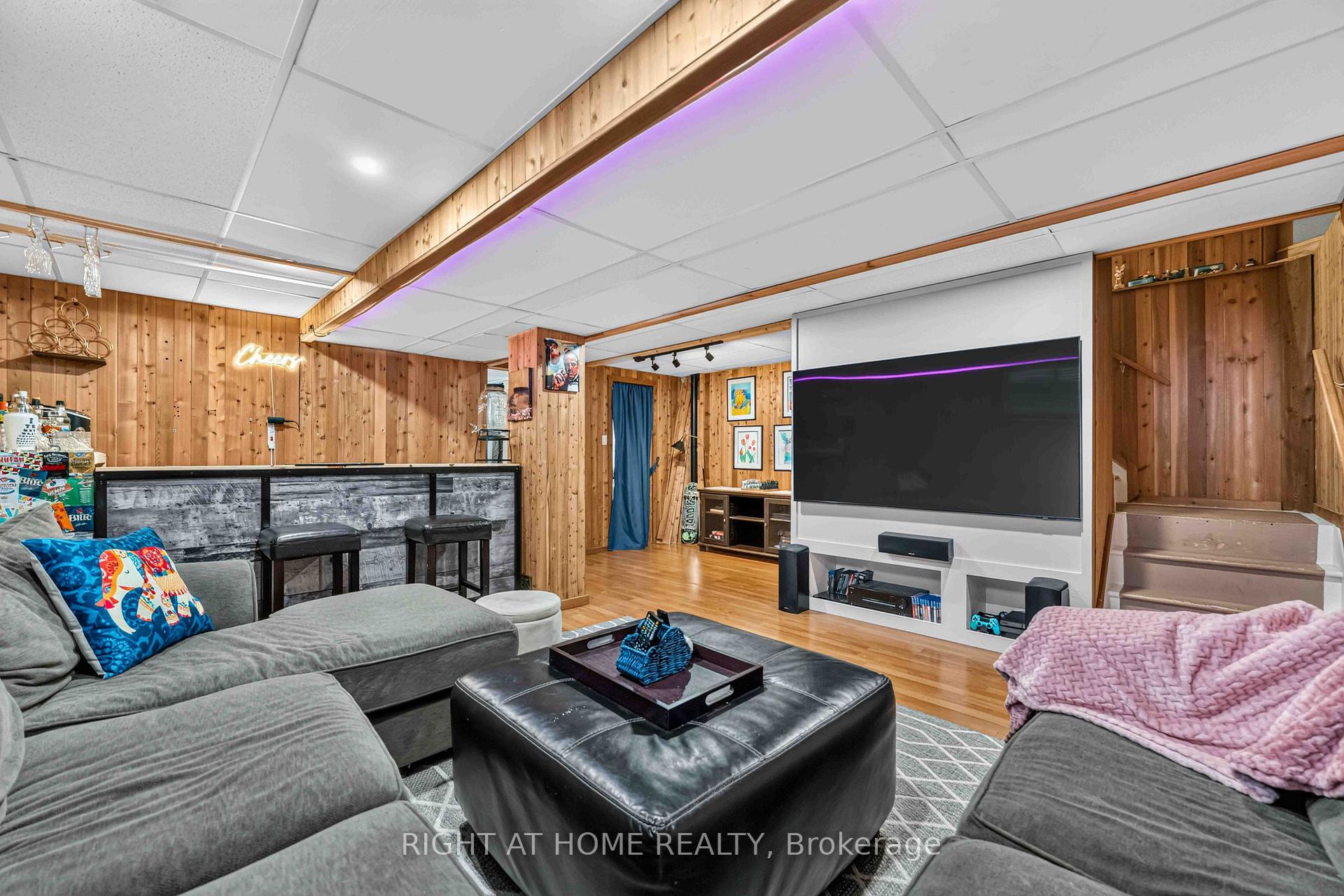 Photo 33 of 1552 Stojko Street, Ottawa, Fallingbrook/Pineridge — HOMEH