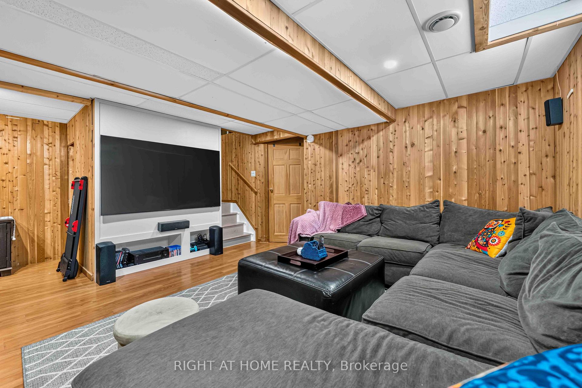 Photo 34 of 1552 Stojko Street, Ottawa, Fallingbrook/Pineridge — HOMEH