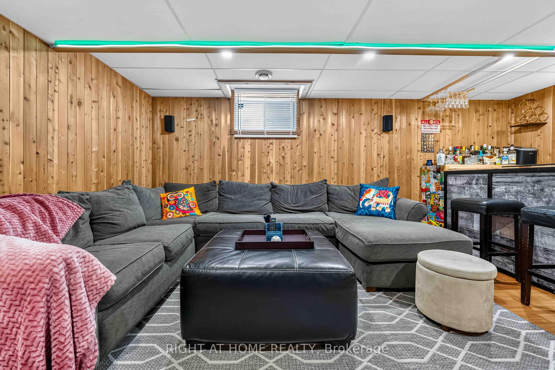 Photo 35 of 1552 Stojko Street, Ottawa, Fallingbrook/Pineridge — HOMEH