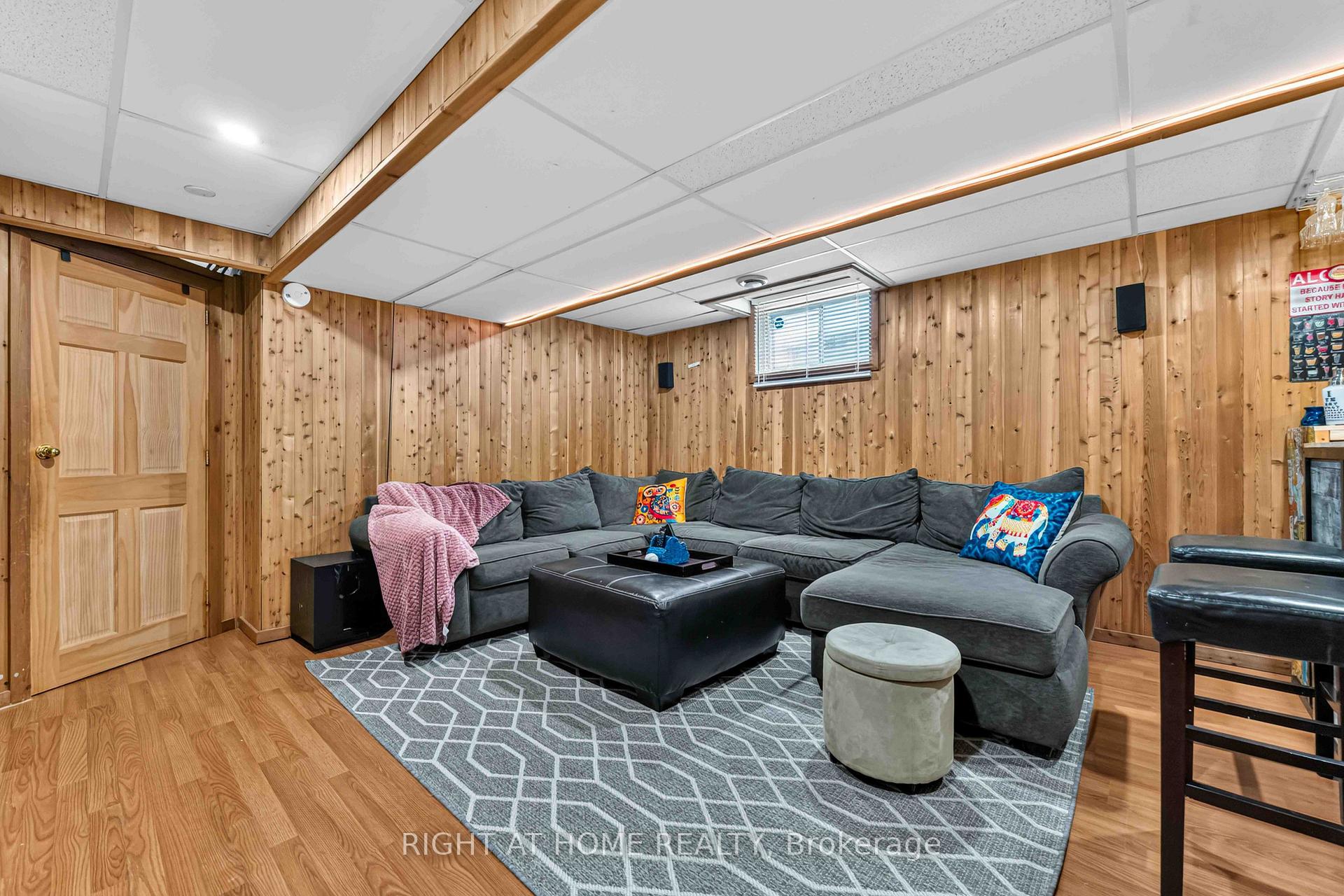 Photo 37 of 1552 Stojko Street, Ottawa, Fallingbrook/Pineridge — HOMEH