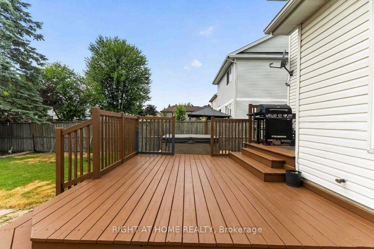 Photo 40 of 1552 Stojko Street, Ottawa, Fallingbrook/Pineridge — HOMEH