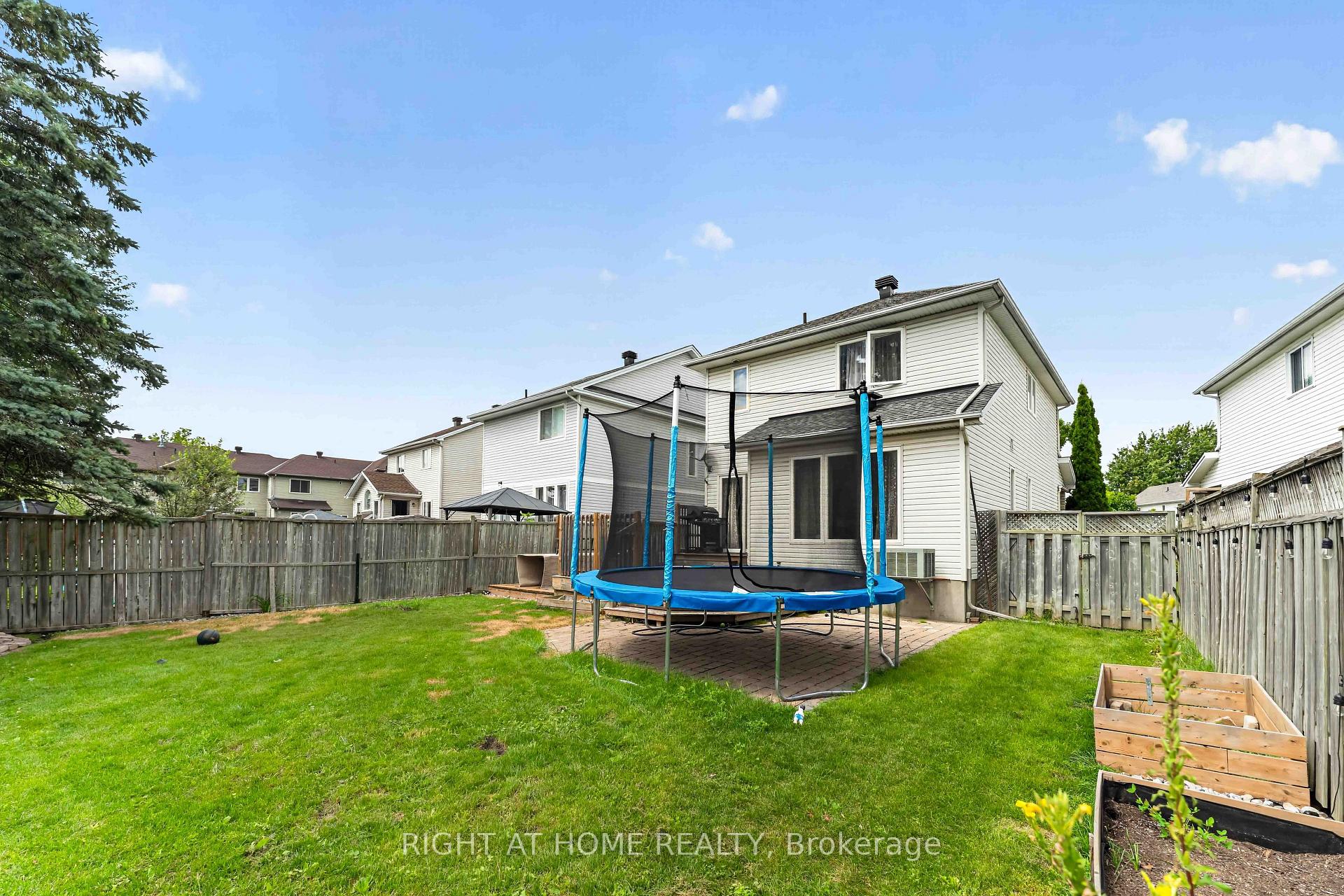 Photo 41 of 1552 Stojko Street, Ottawa, Fallingbrook/Pineridge — HOMEH