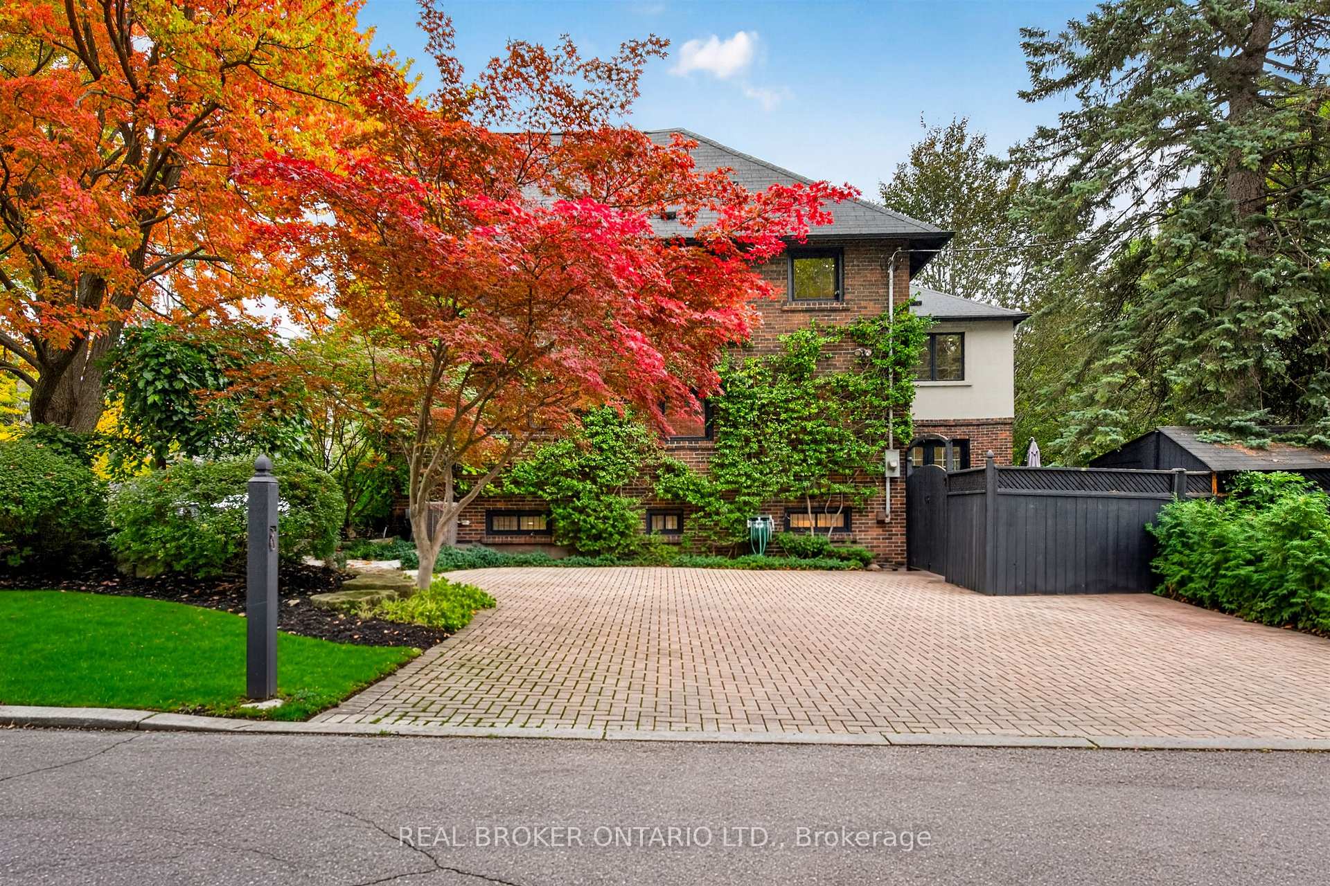 Photo 5 of 69 Chaplin Crescent, Toronto, Yonge-Eglinton — HOMEH