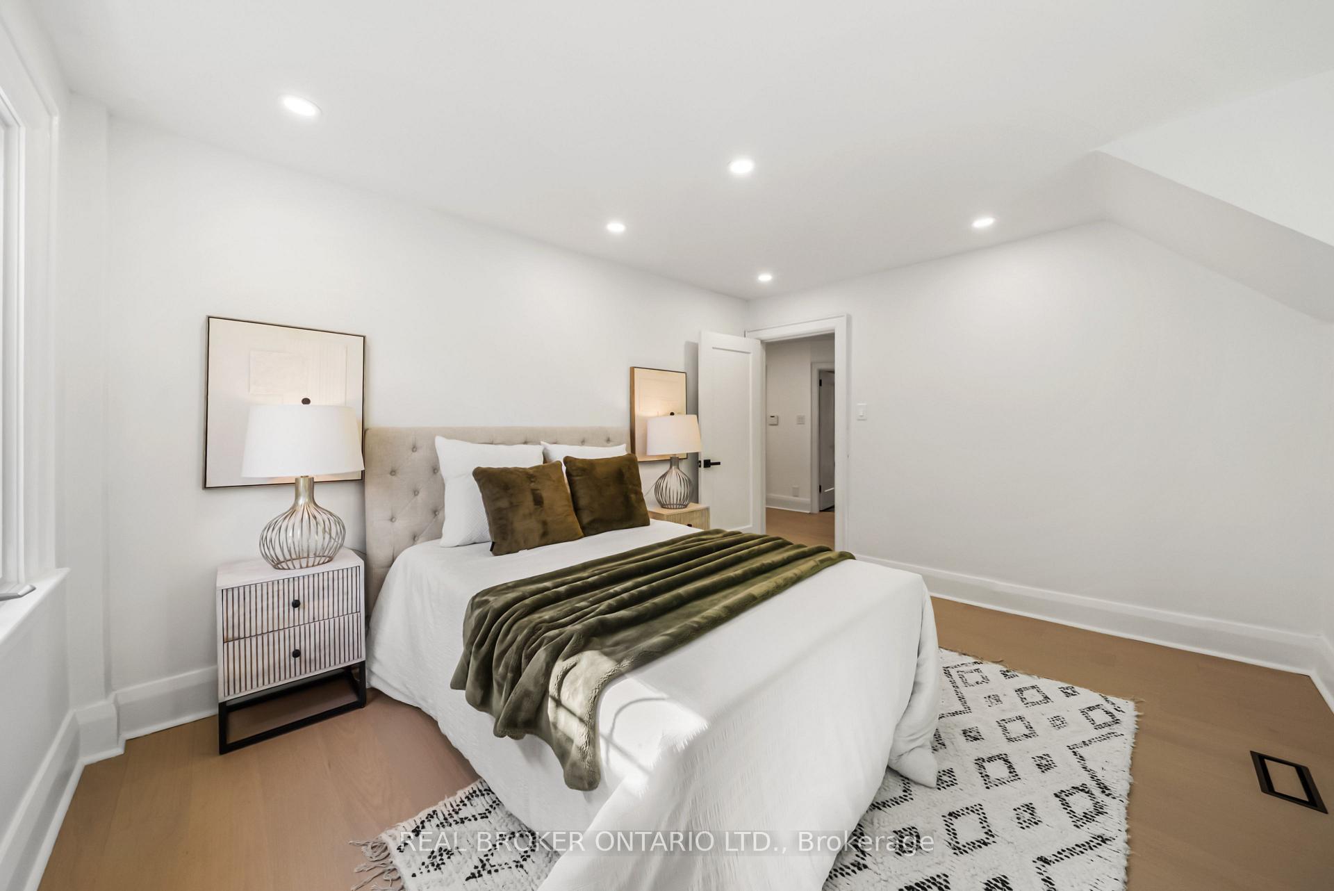 Photo 34 of 69 Chaplin Crescent, Toronto, Yonge-Eglinton — HOMEH