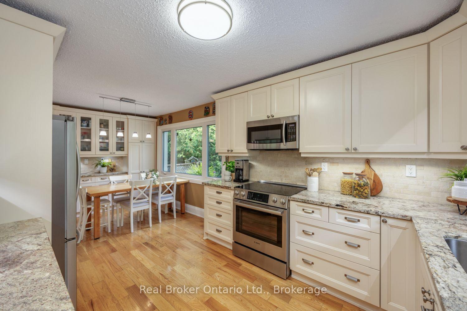 Photo 11 of 982 Porter Road, Kawartha Lakes, Manvers — HOMEH