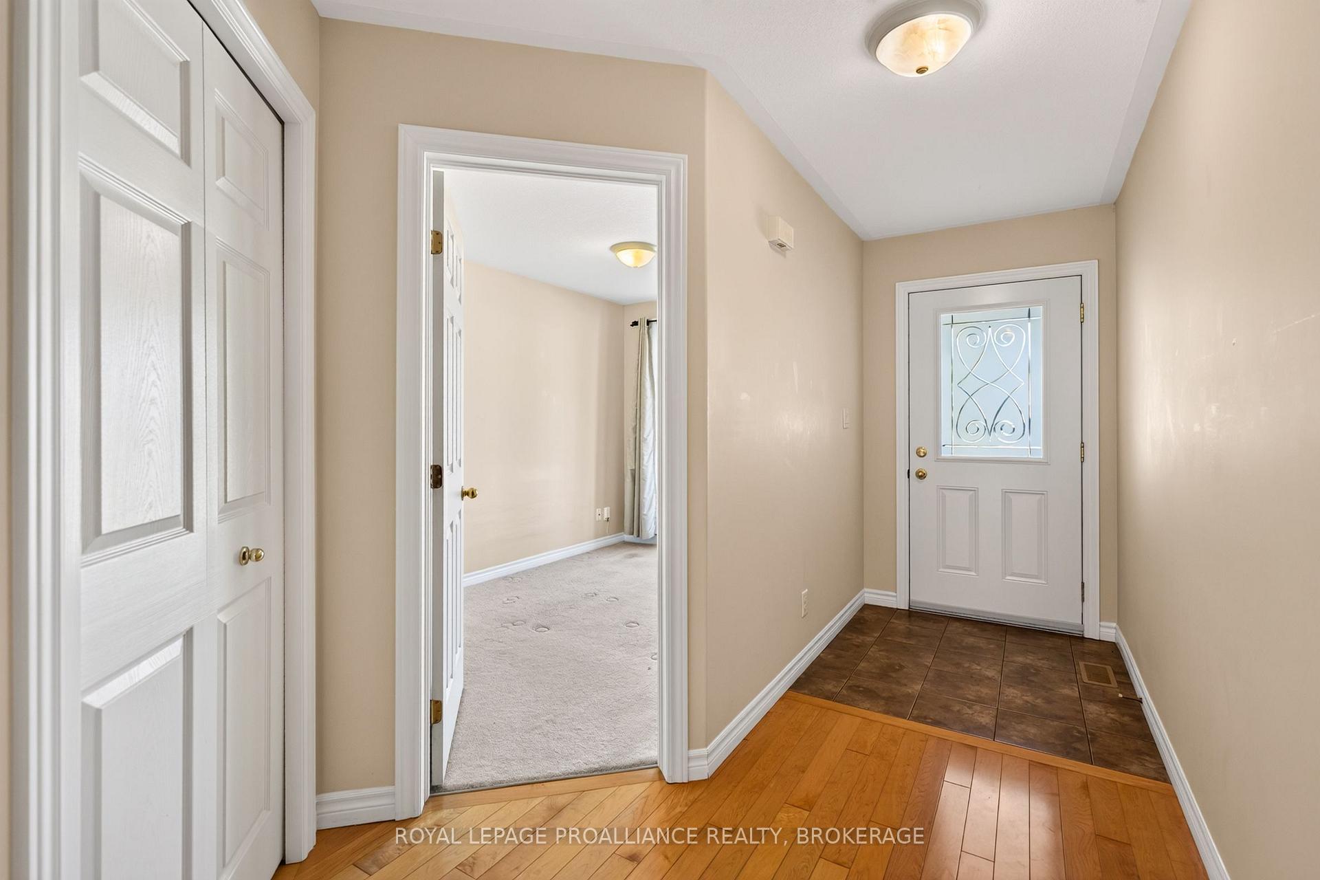 Photo 6 of 1097 Crossfield Avenue, Kingston, City Northwest — HOMEH